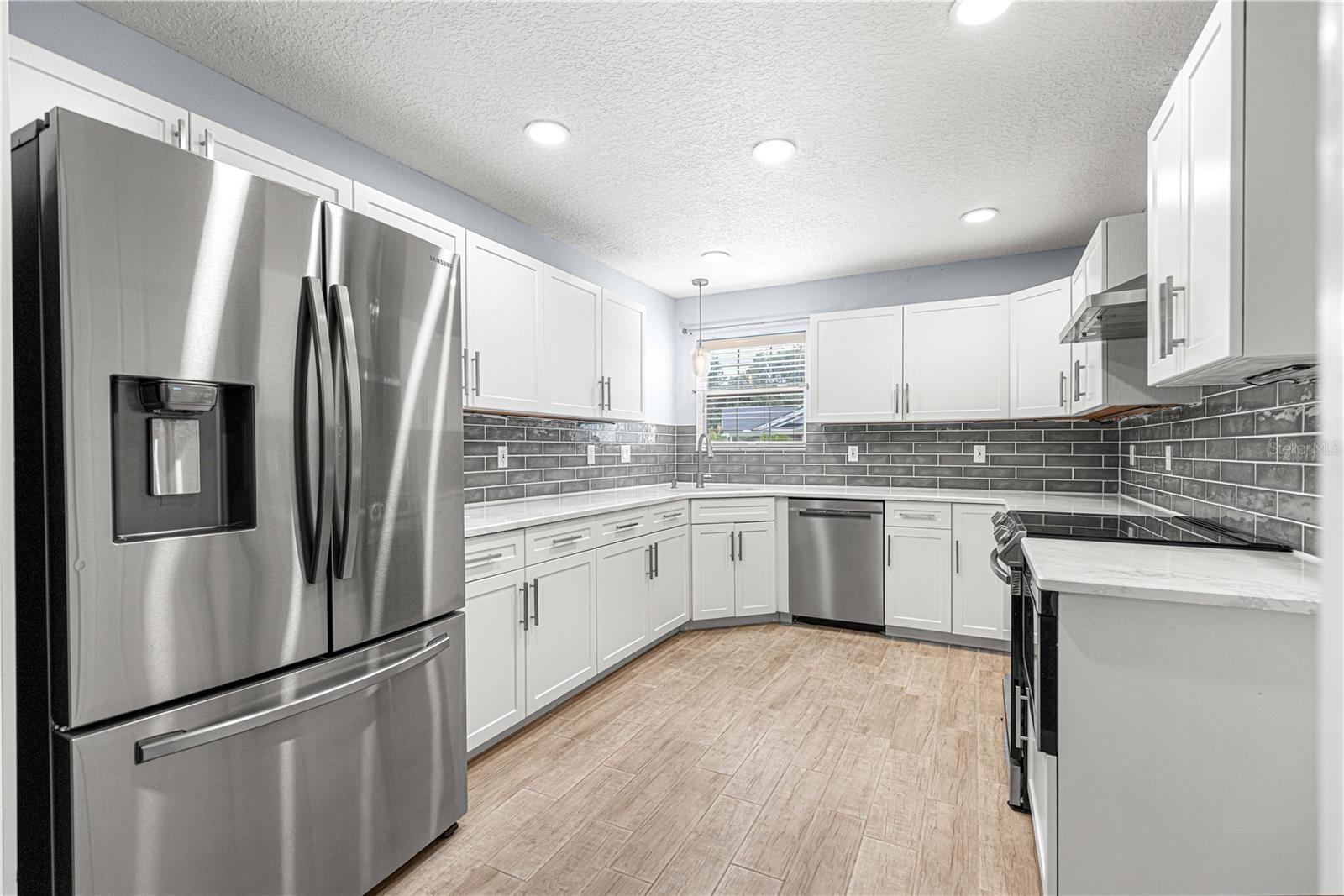 925 BEVERLY HARBORS DR
