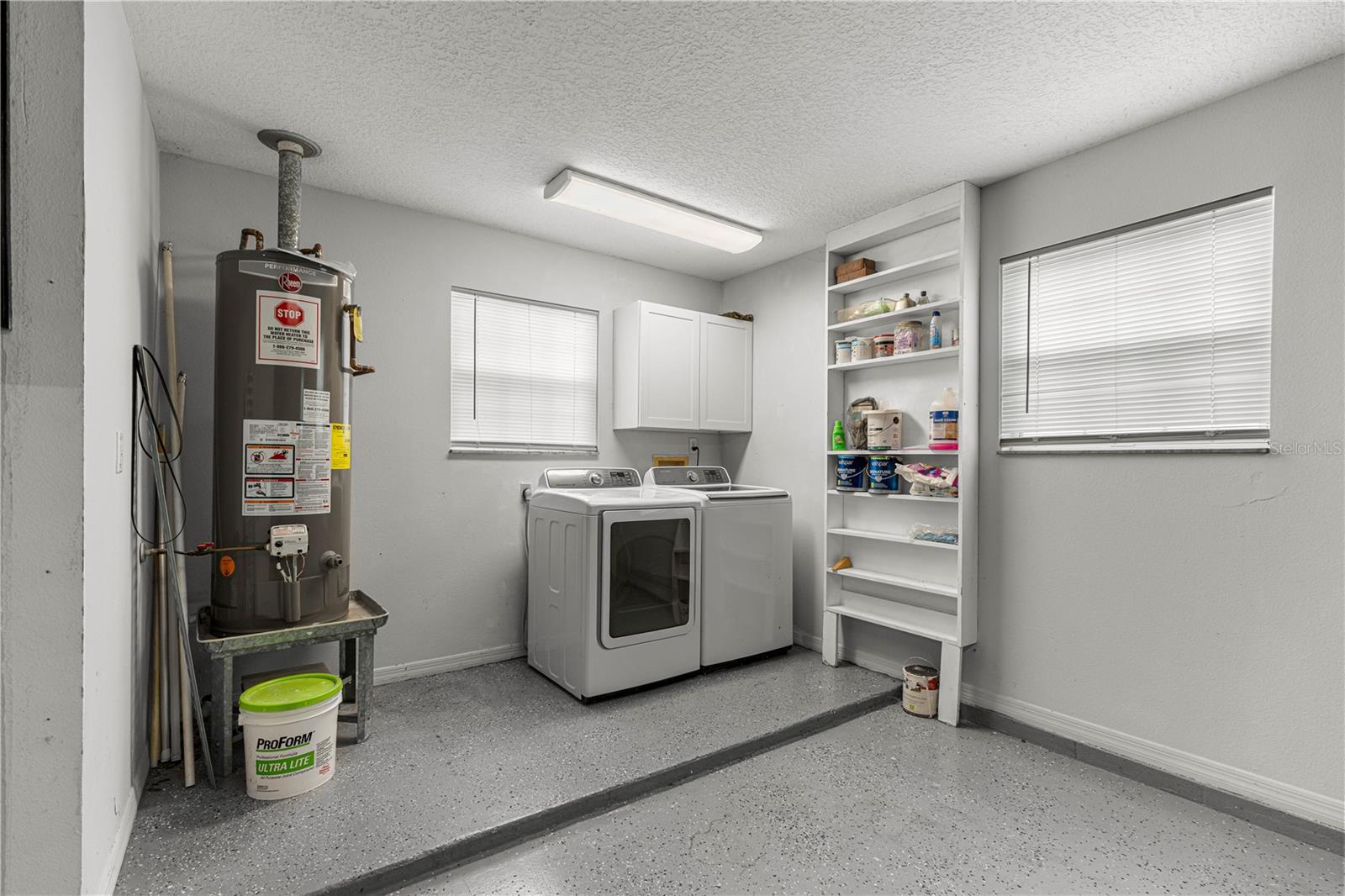 925 BEVERLY HARBORS DR