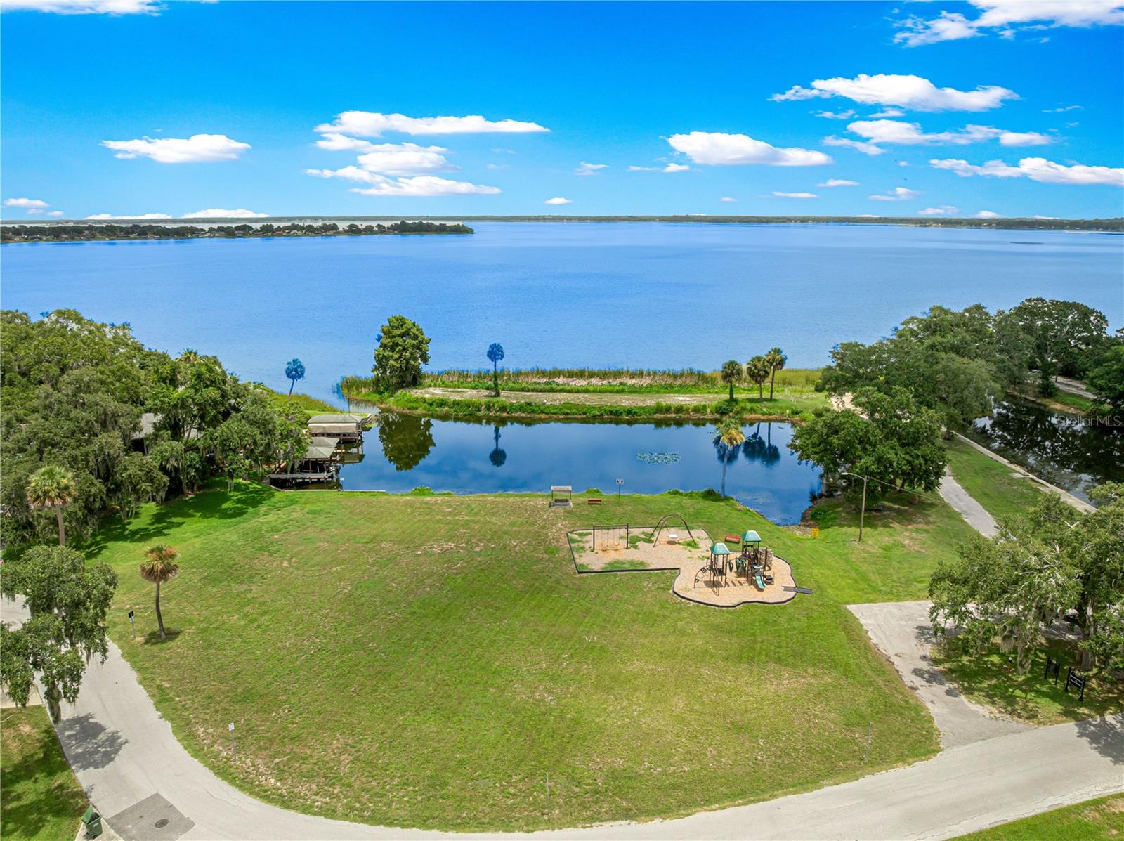 925 BEVERLY HARBORS DR