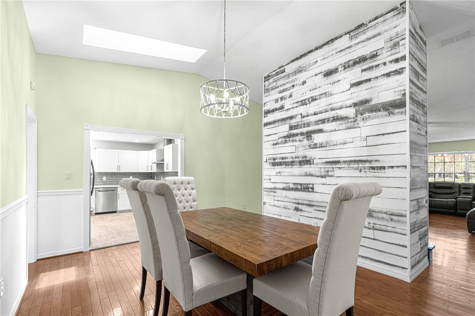 925 BEVERLY HARBORS DR