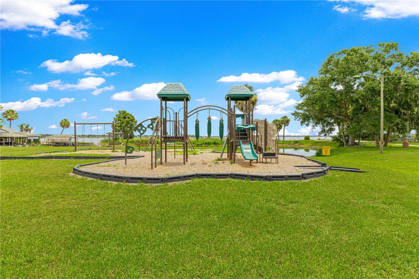 925 BEVERLY HARBORS DR
