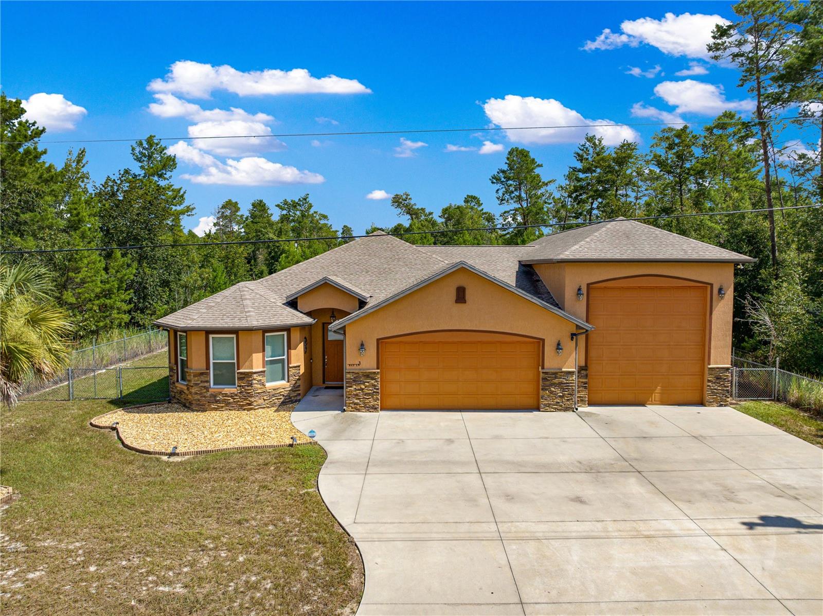 3 BAY LN