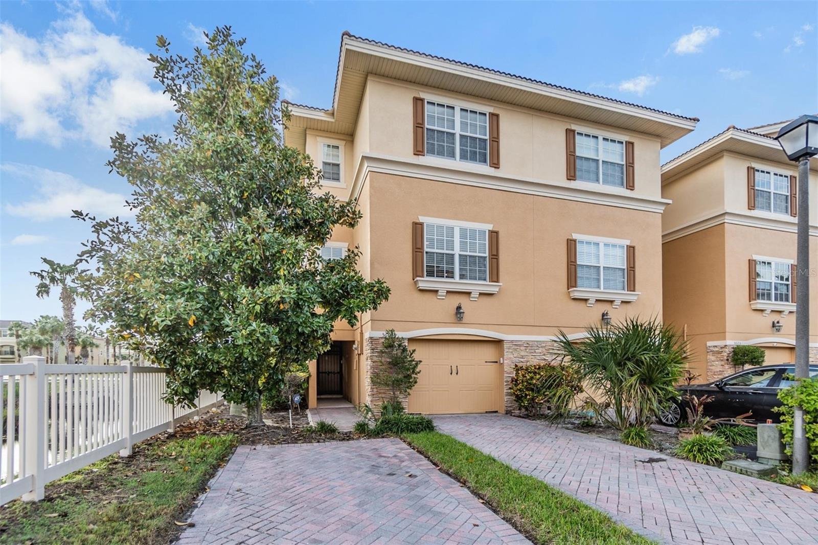 5601 BLACKFIN DR