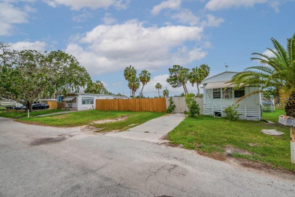 6833 GARDEN DR