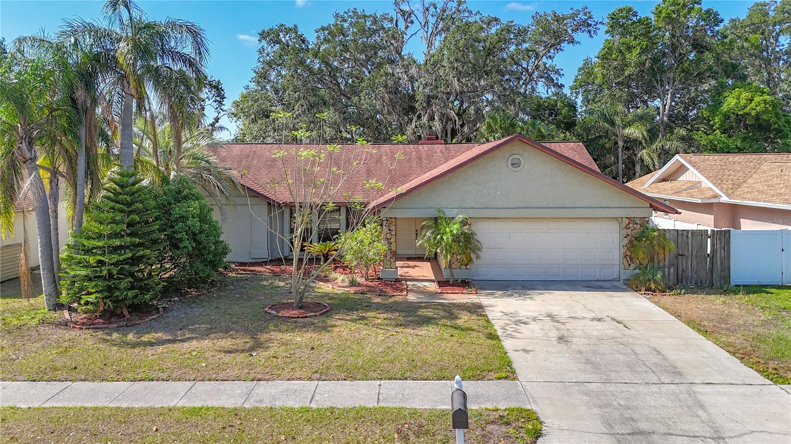 1623 CARTER OAKS DR