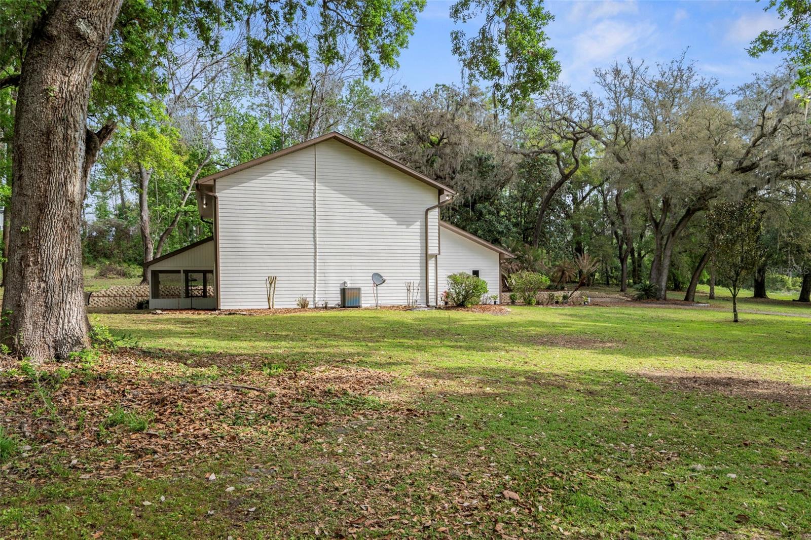 15839 POWERLINE RD