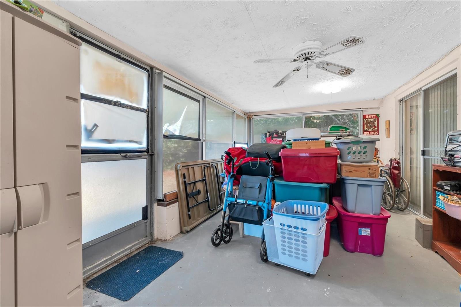 3352 SEFFNER DR