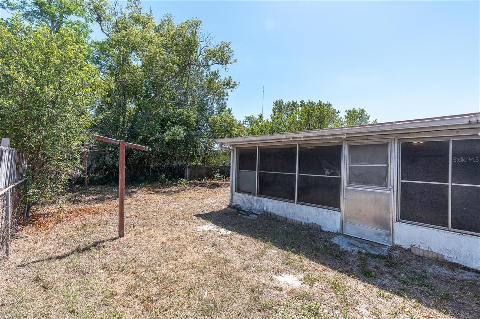 3352 SEFFNER DR