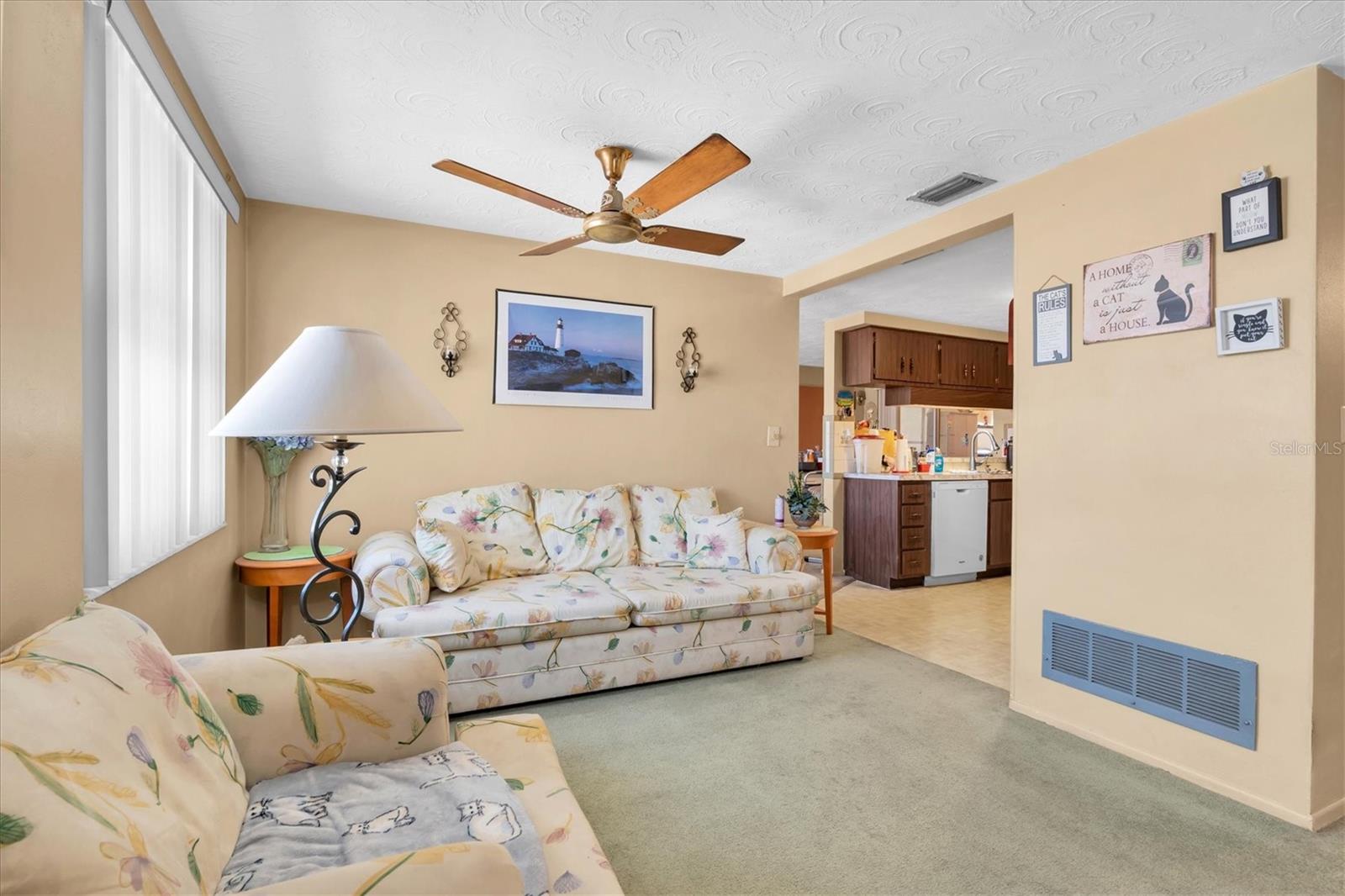 3352 SEFFNER DR
