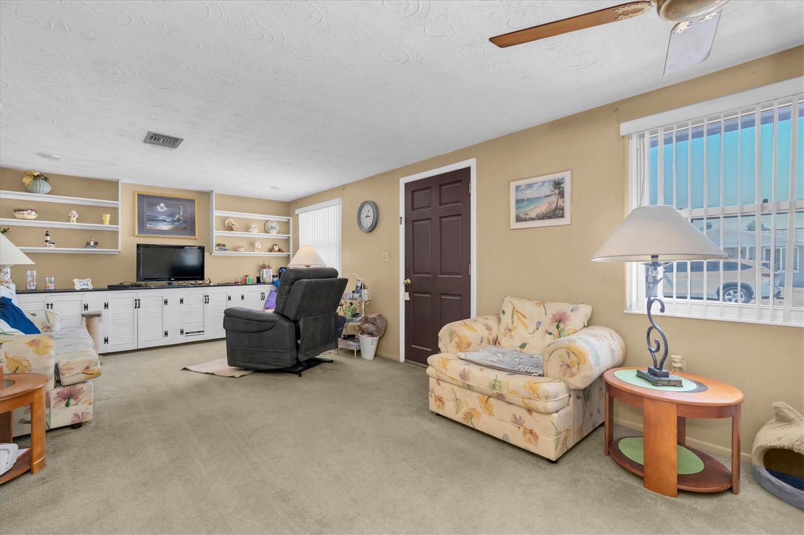 3352 SEFFNER DR