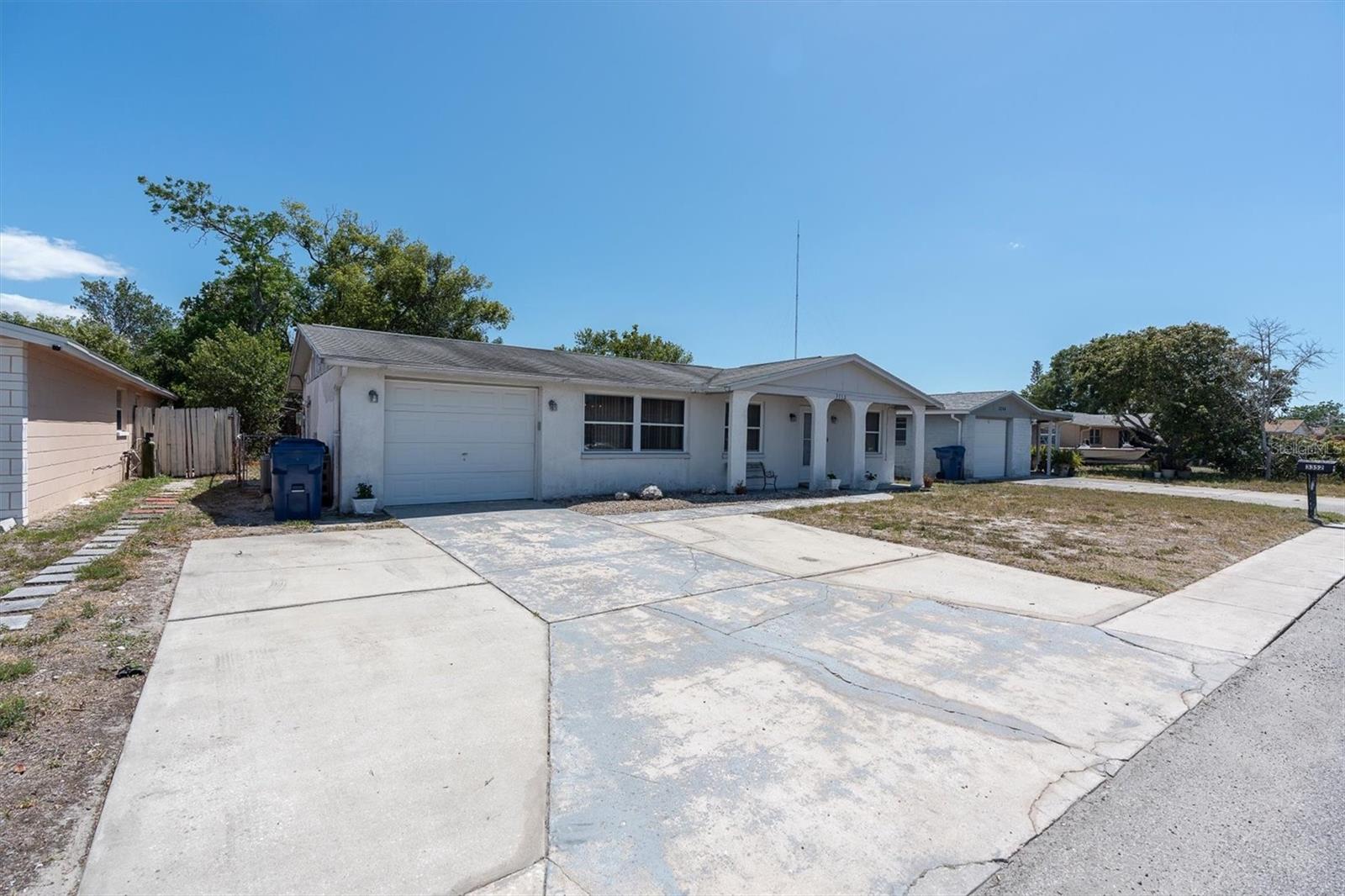 3352 SEFFNER DR
