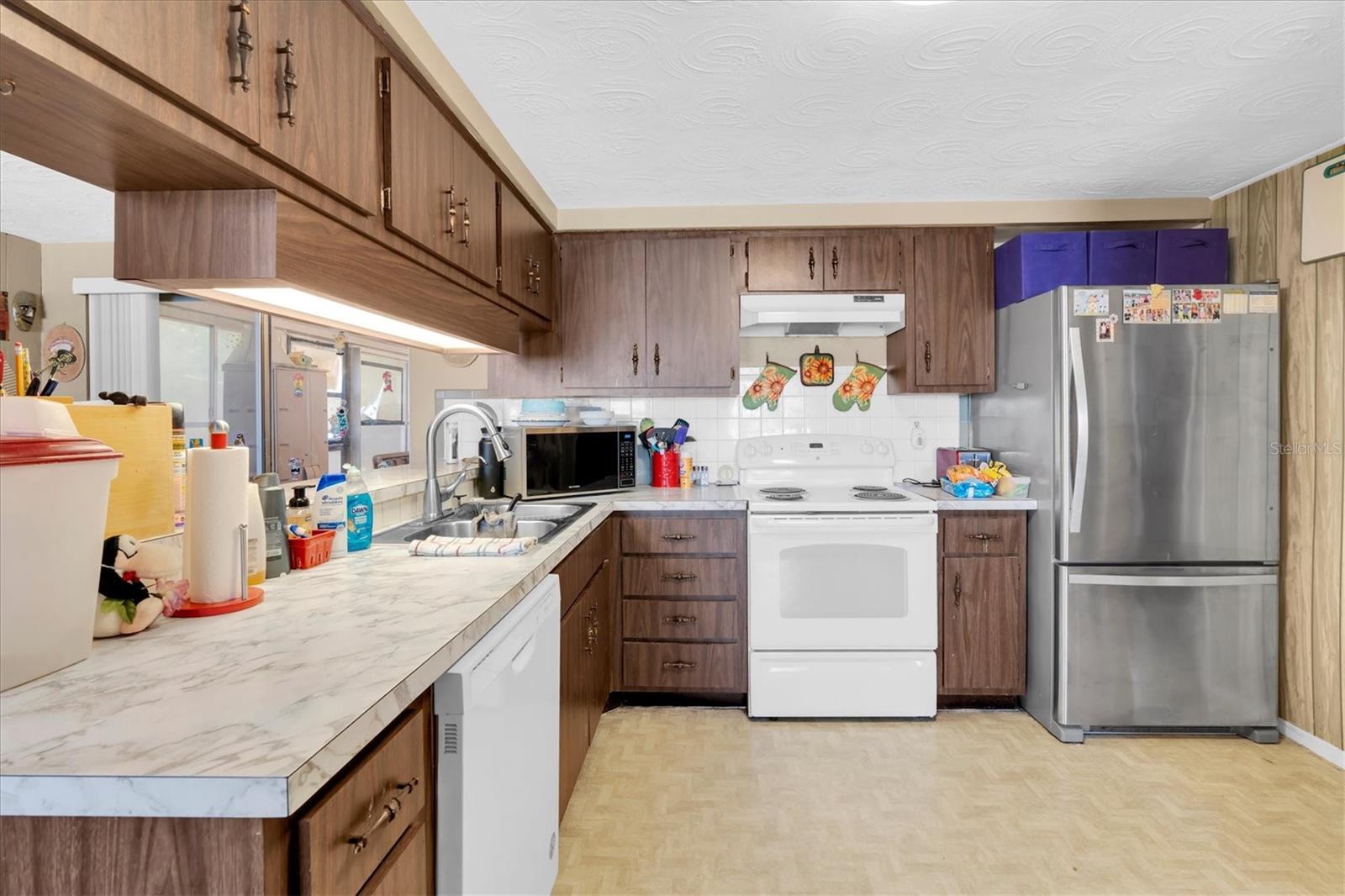3352 SEFFNER DR