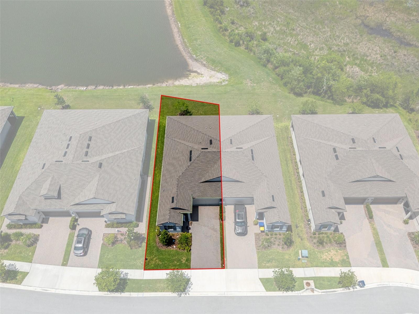 10093 CAMPANULA CT