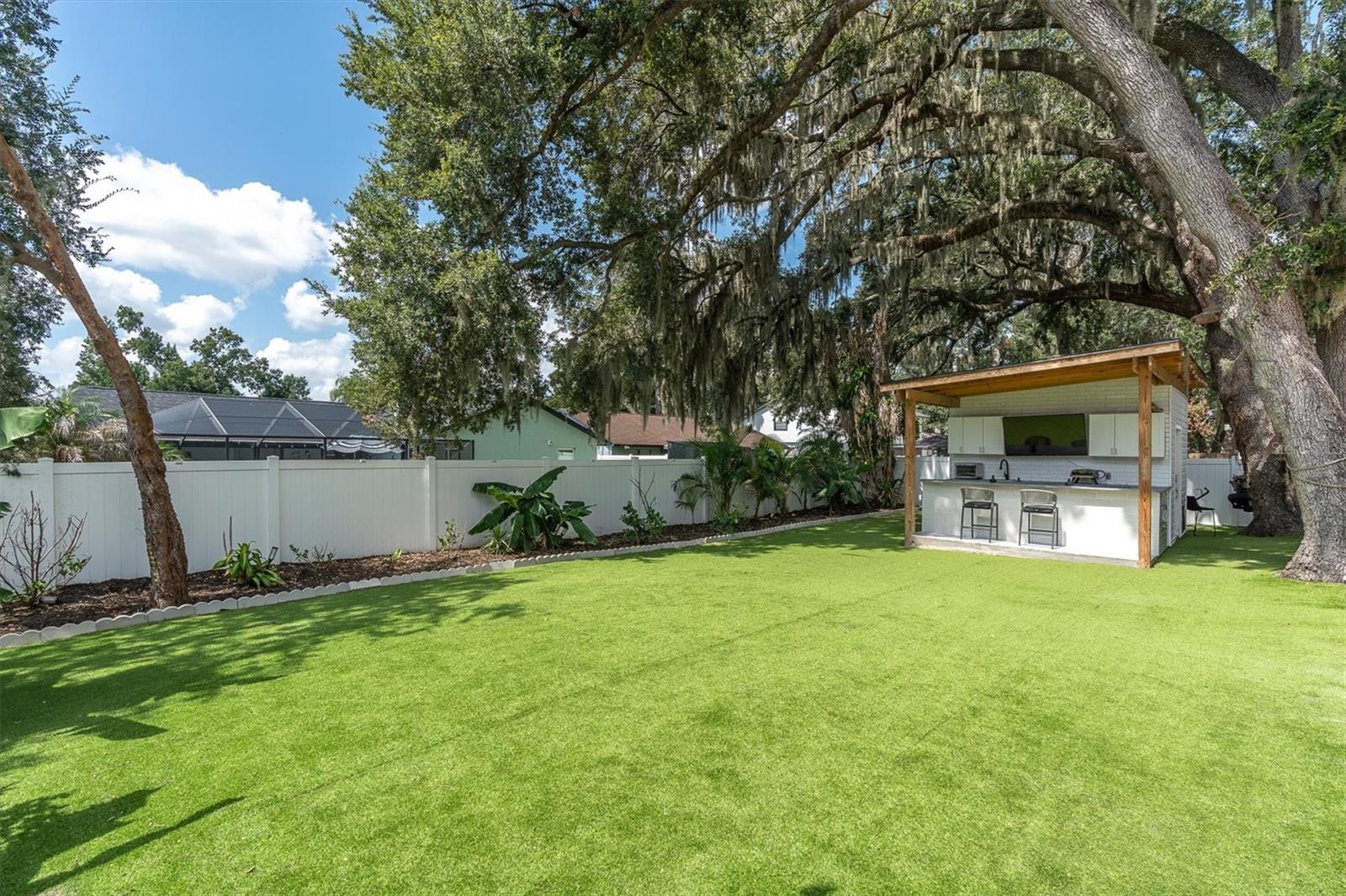 1901 LANDSIDE DR