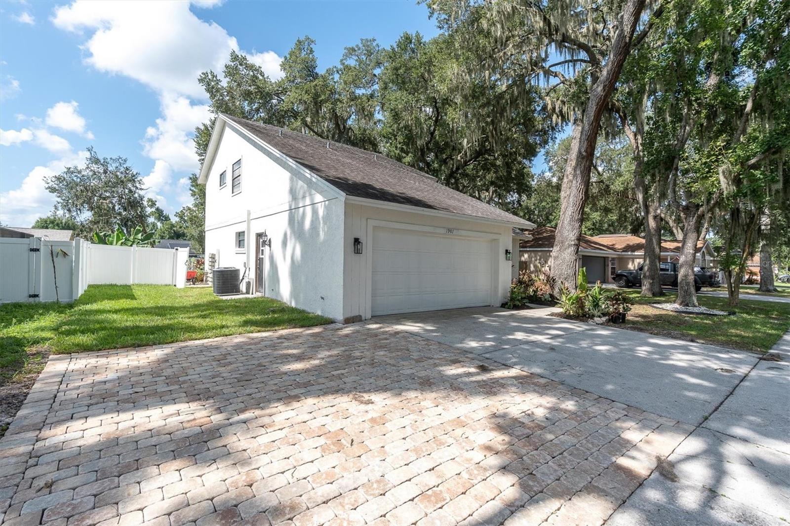 1901 LANDSIDE DR