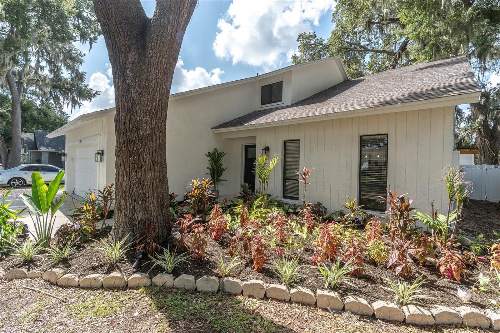 1901 LANDSIDE DR