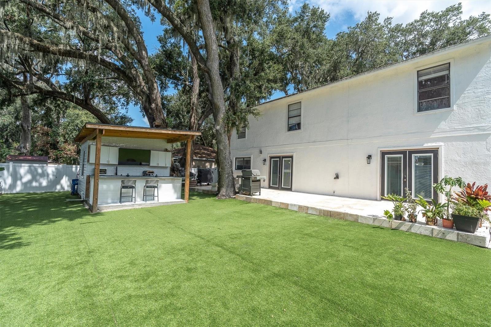 1901 LANDSIDE DR