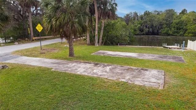 6807 EDGEWATER DR