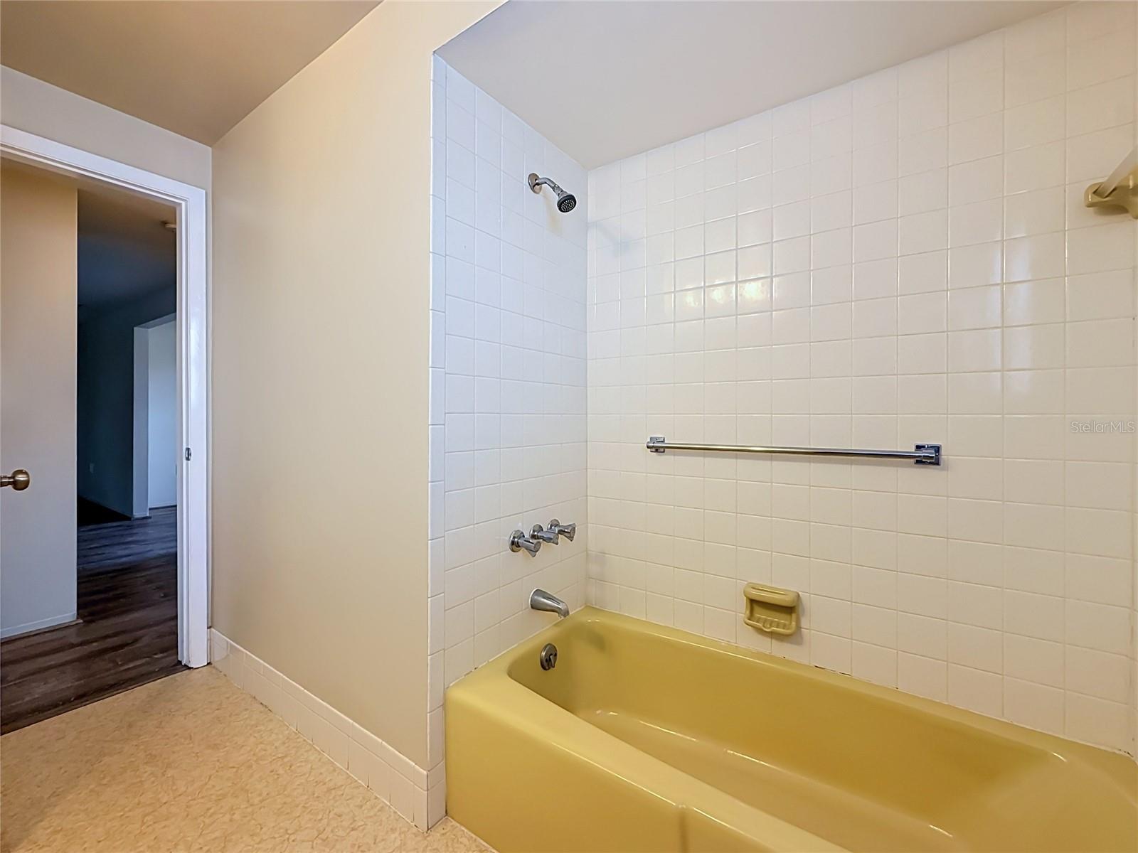 7633 LOTUS DR