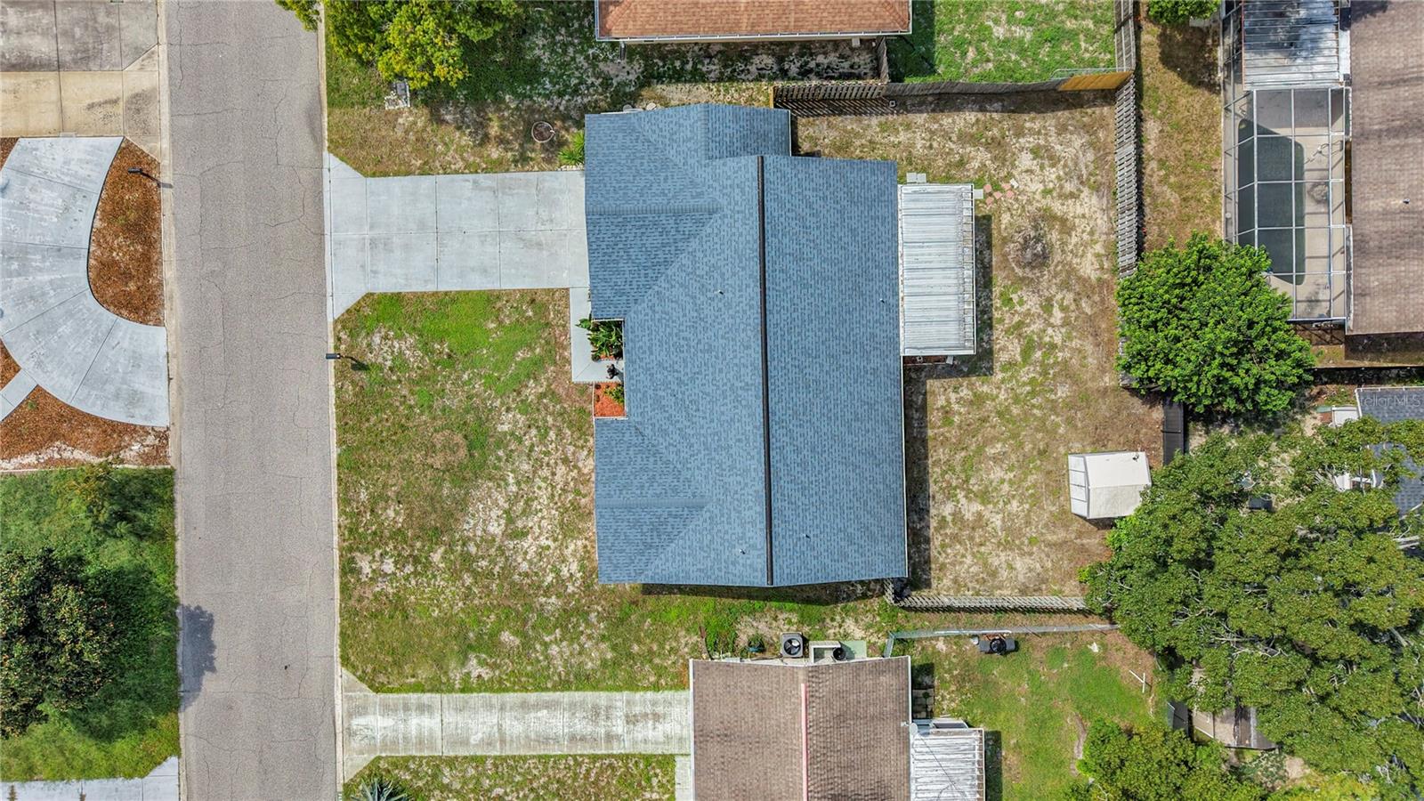 7633 LOTUS DR