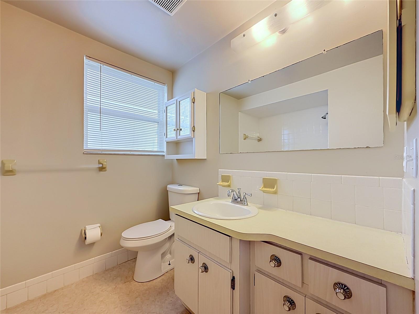 7633 LOTUS DR
