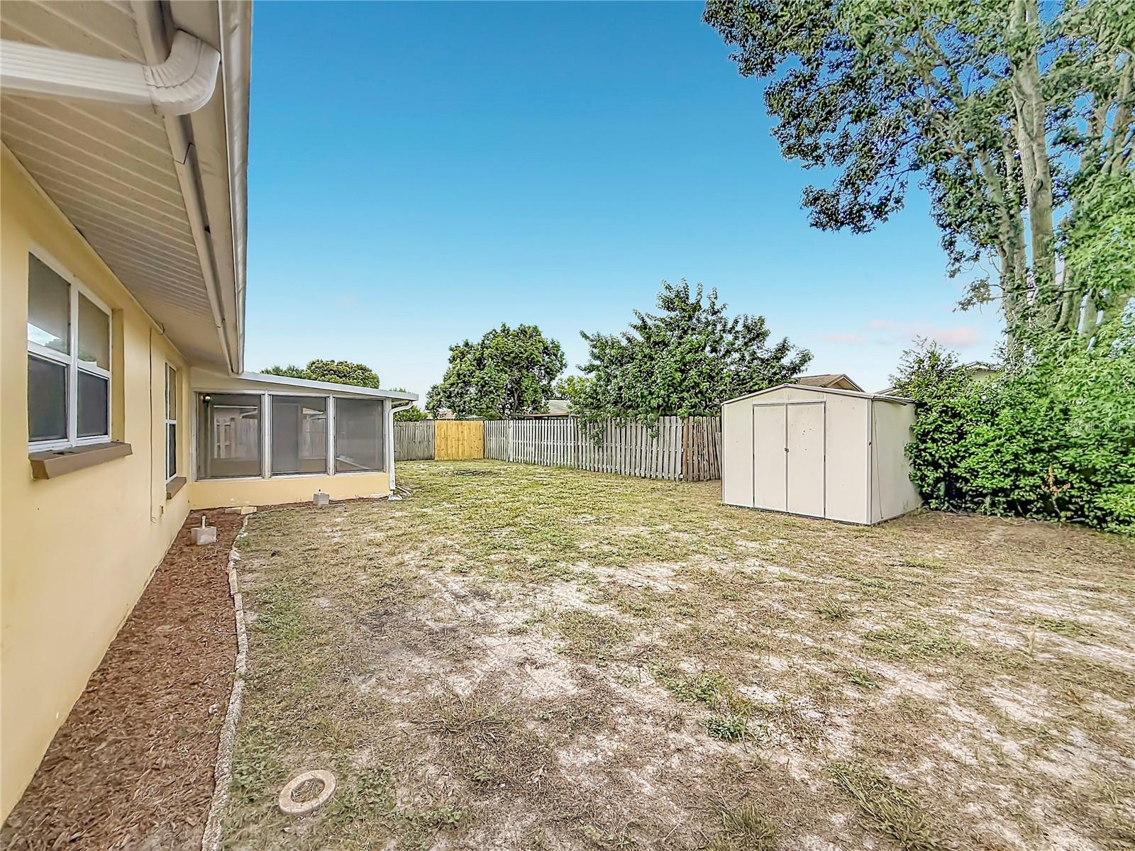 7633 LOTUS DR