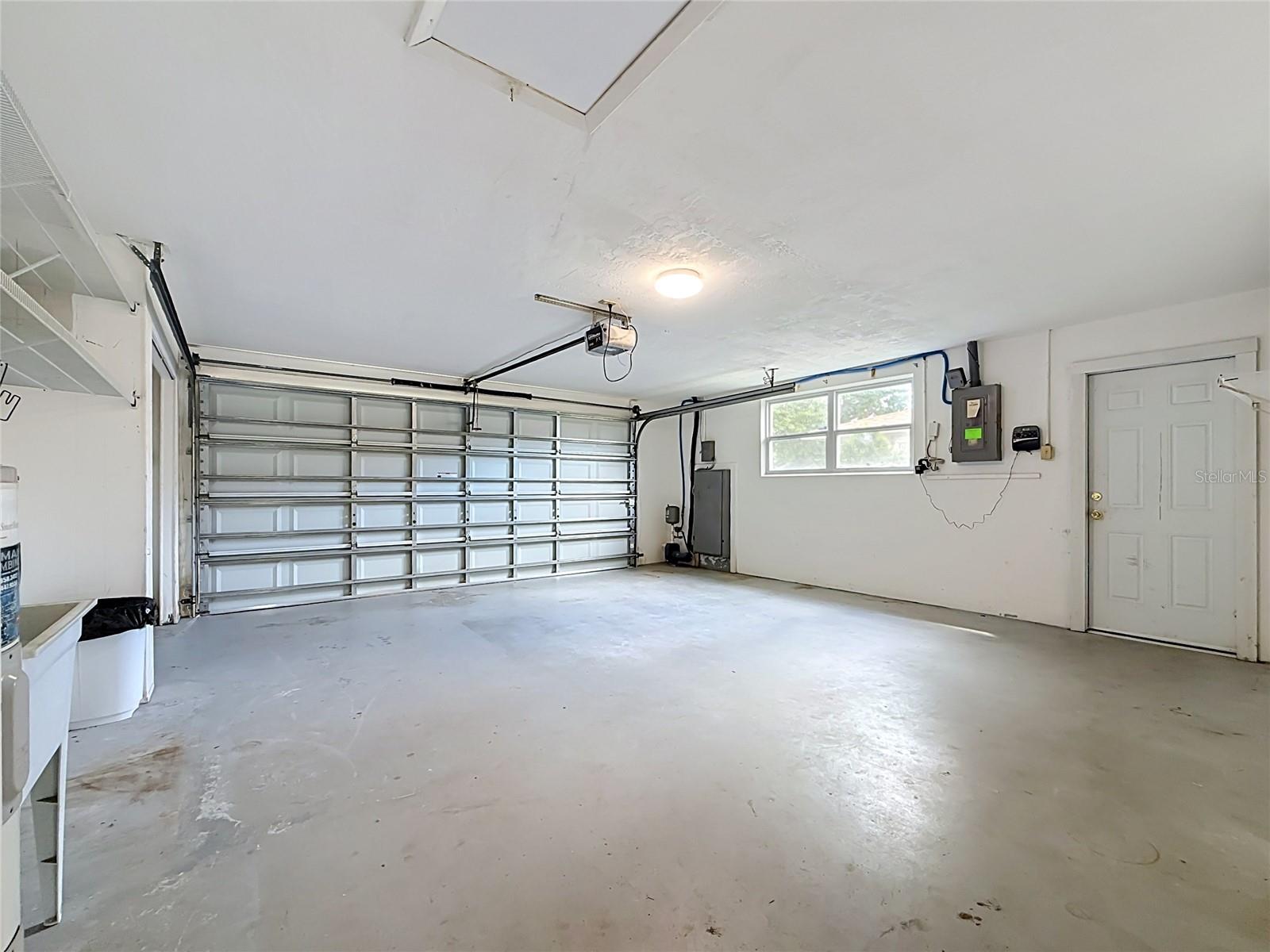 7633 LOTUS DR