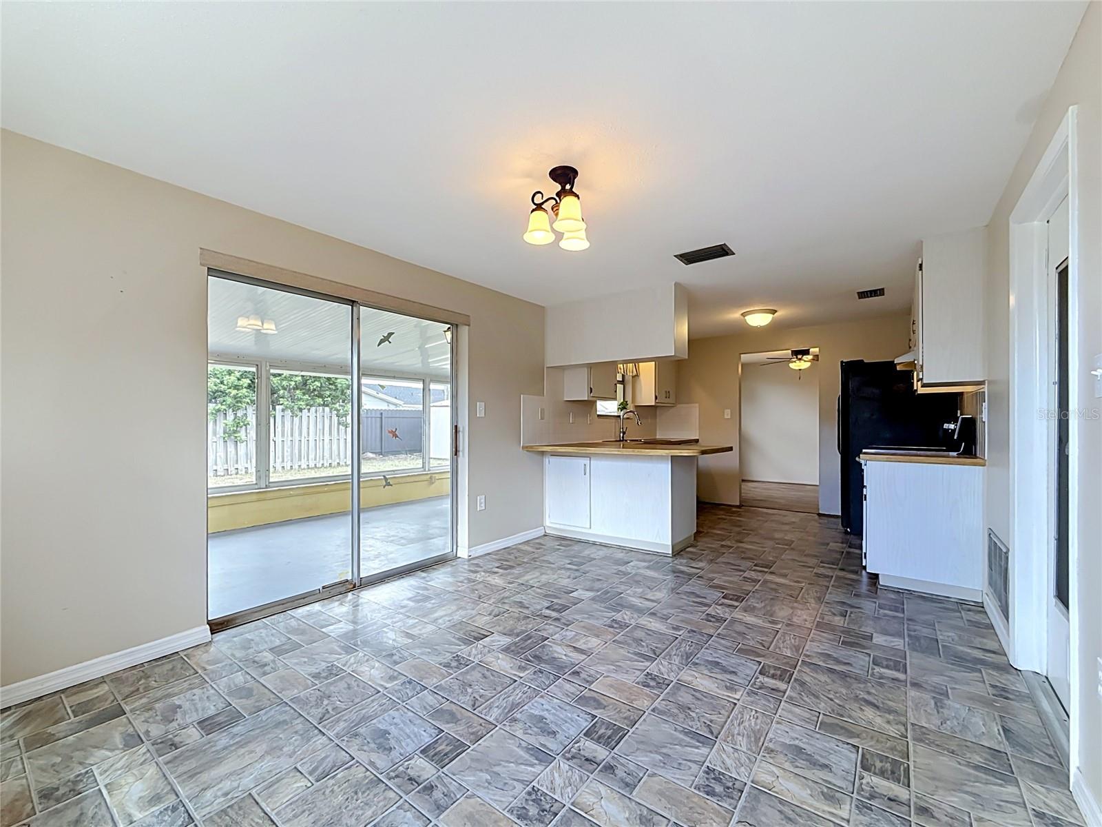 7633 LOTUS DR