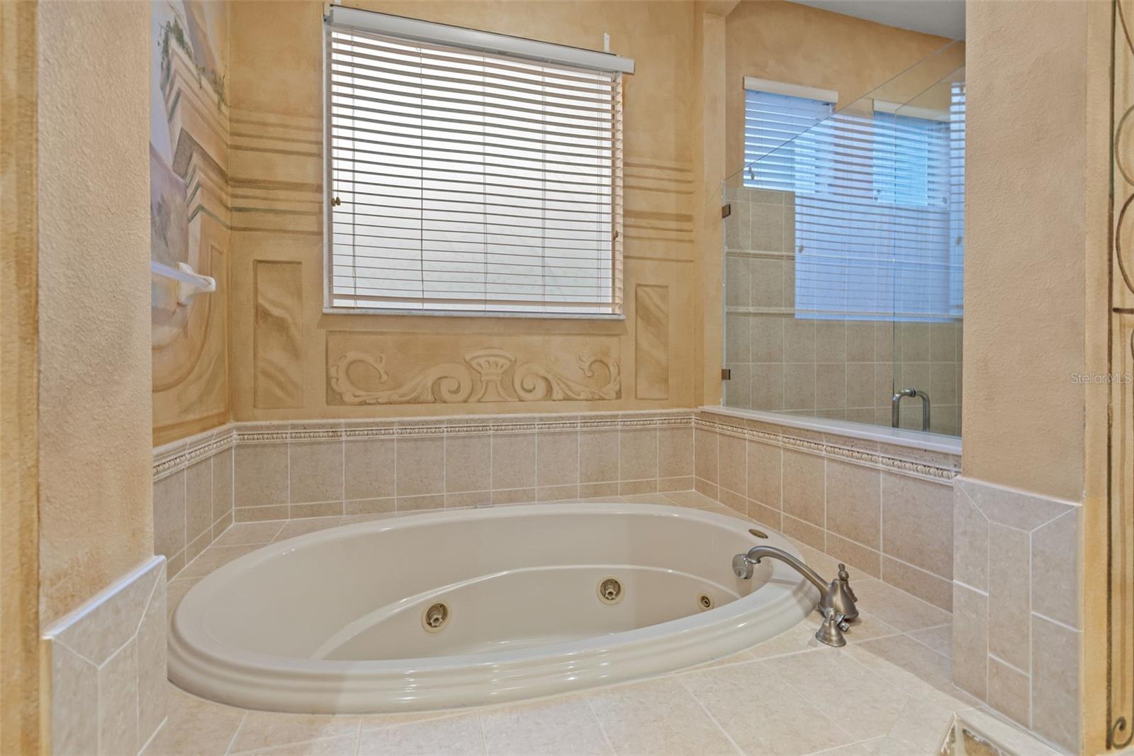 10816 BARBADOS ISLE DR