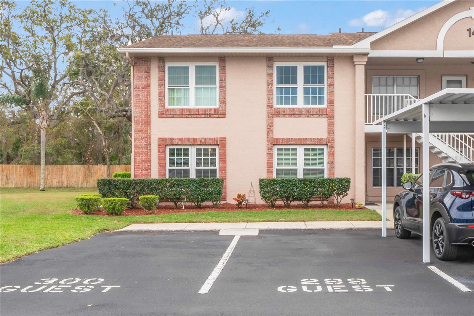 6440 SPRING FLOWER DR #11