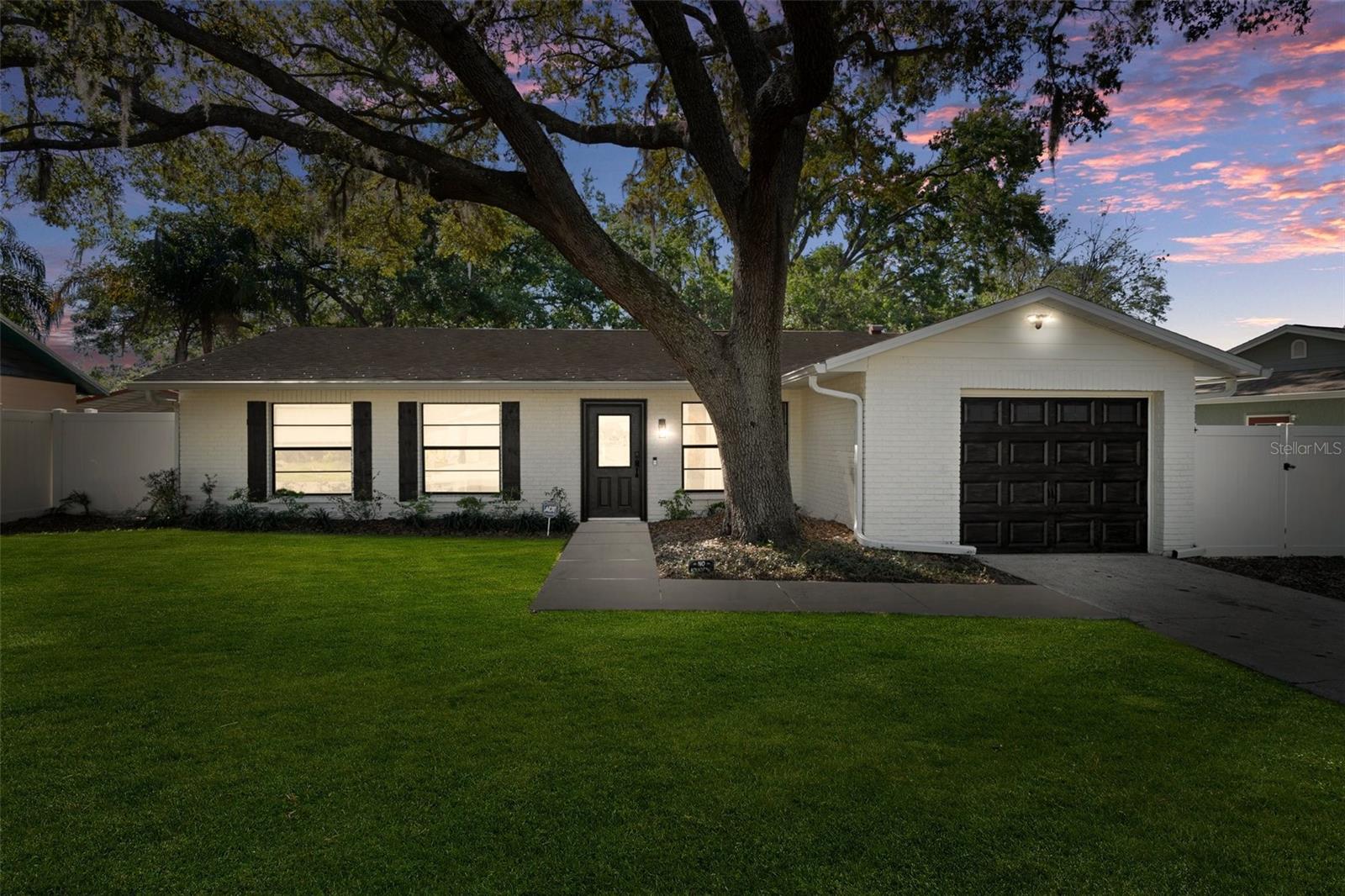 1120 WESTWOOD DR