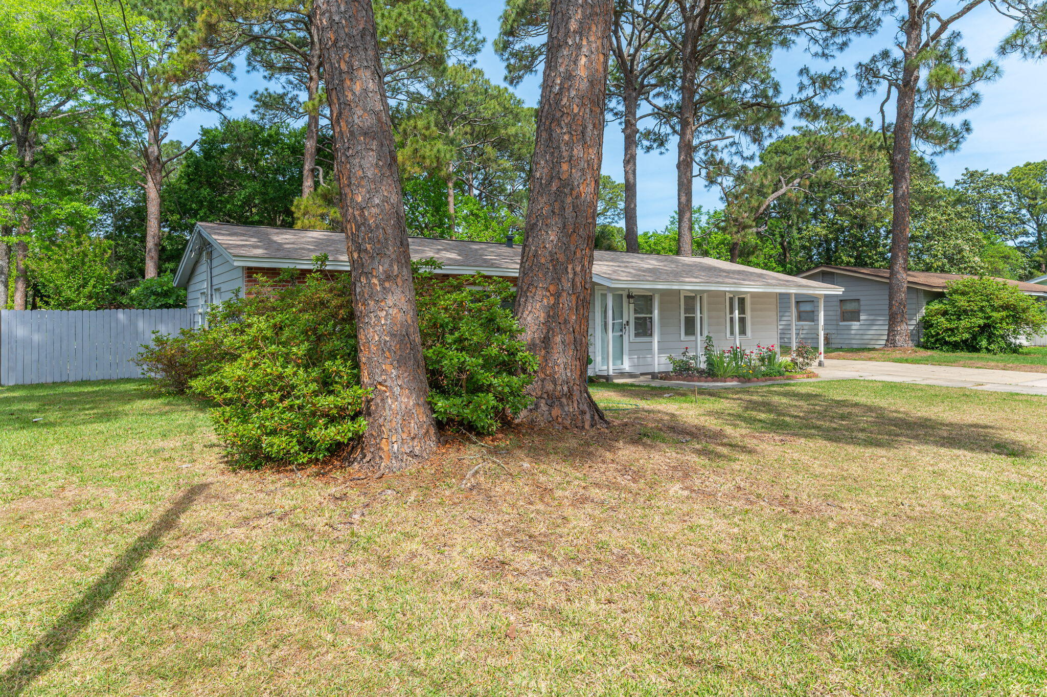 16 SW Temple Avenue