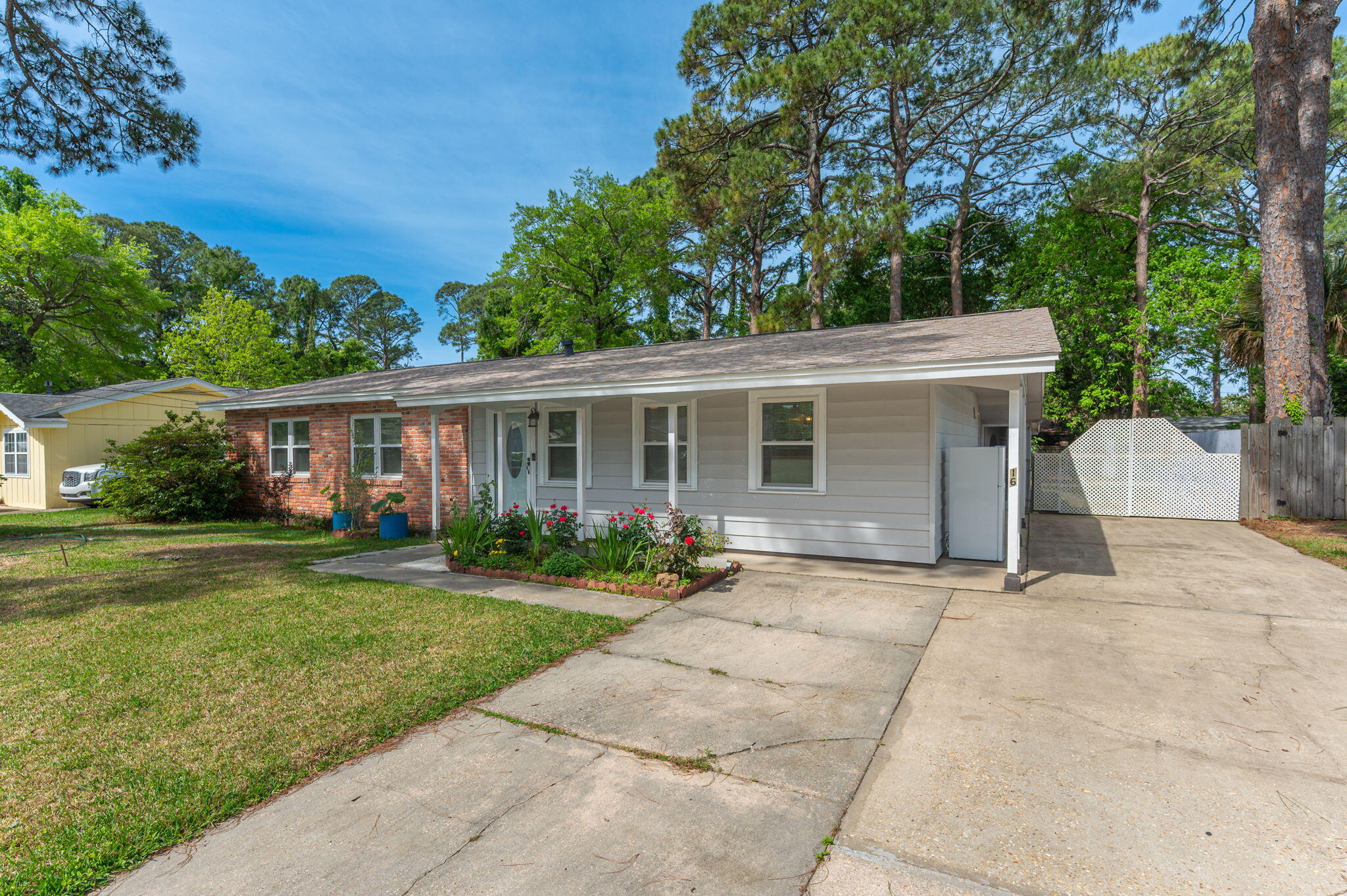 16 SW Temple Avenue