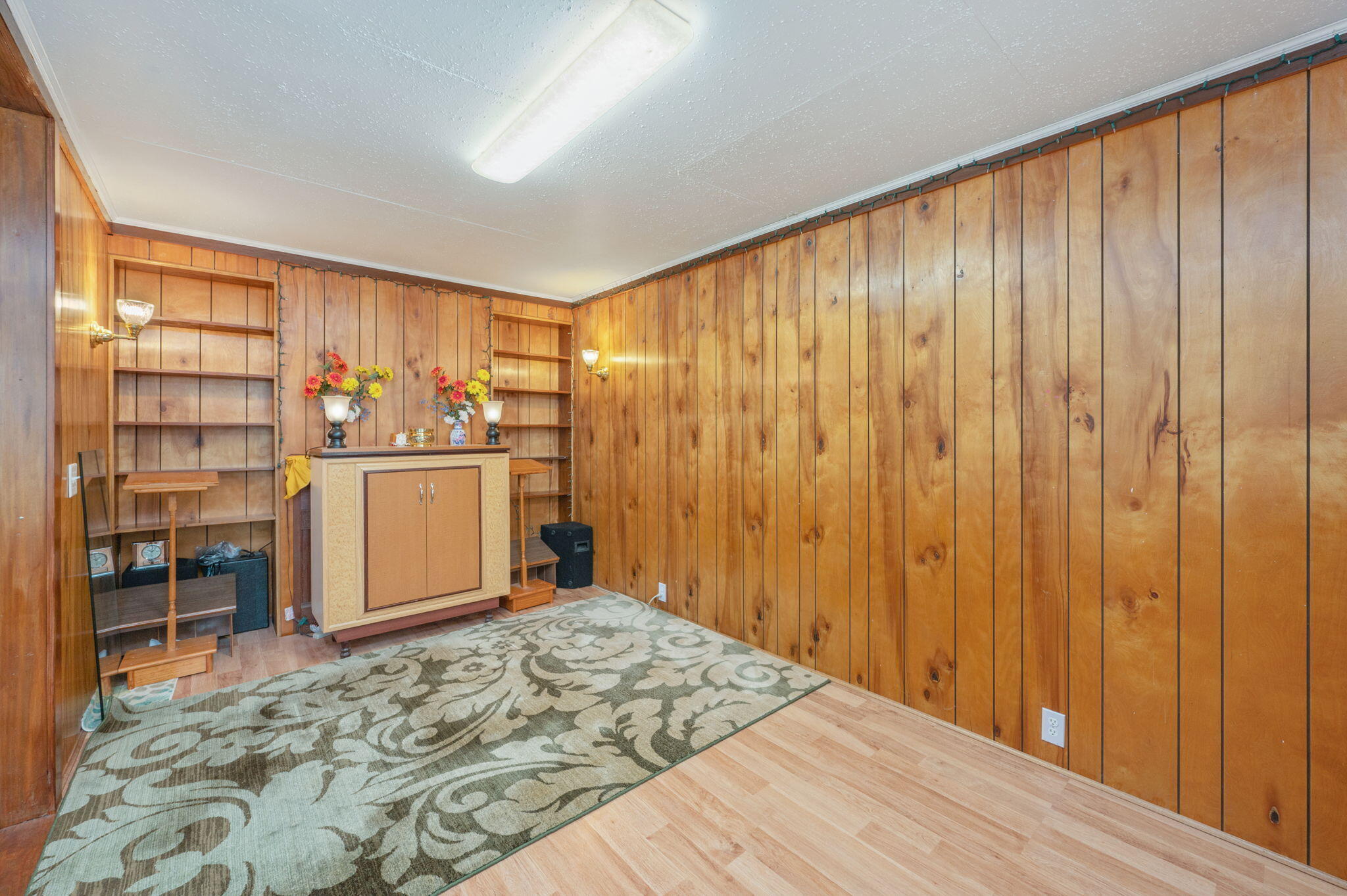 16 SW Temple Avenue
