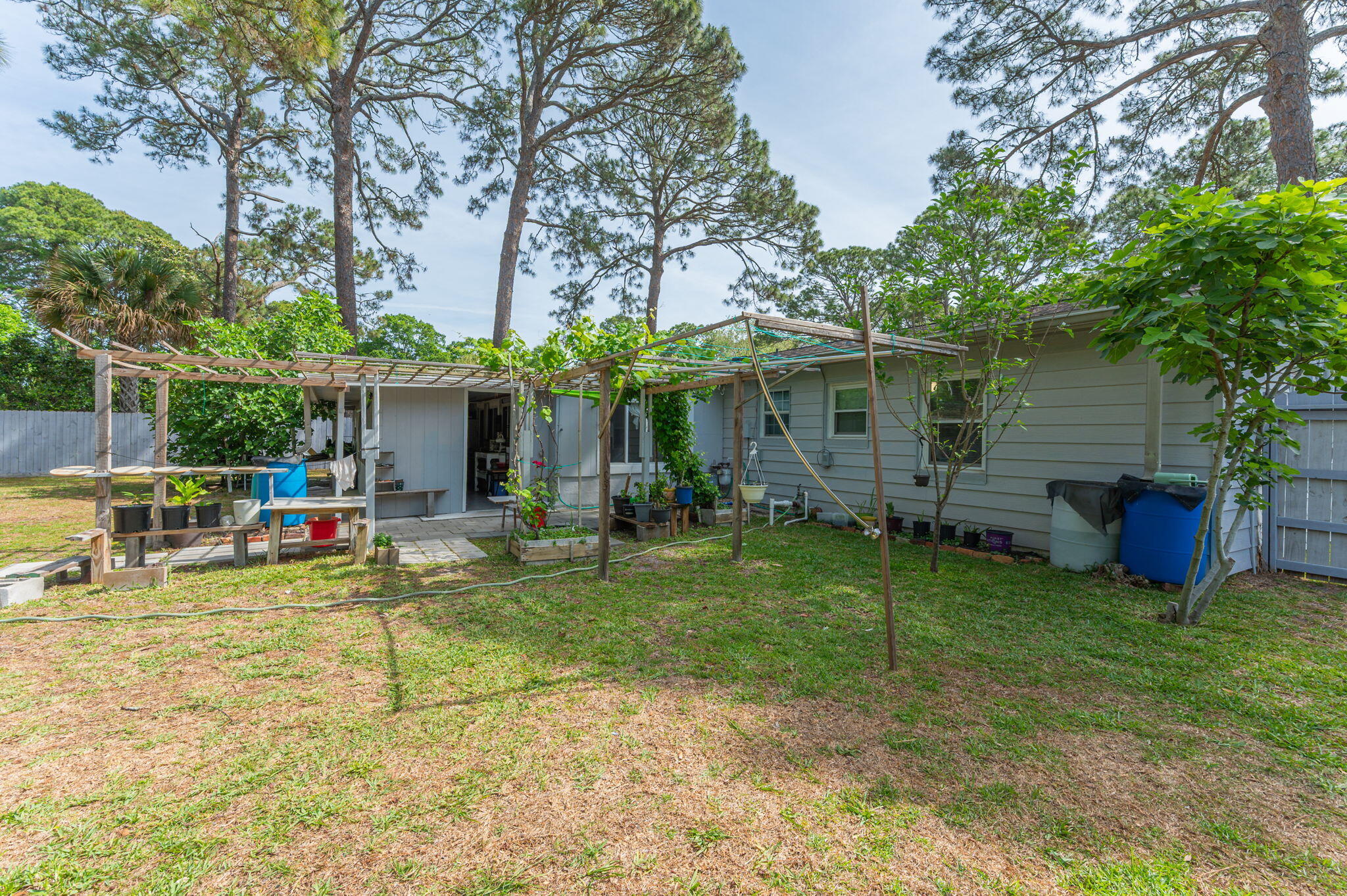 16 SW Temple Avenue