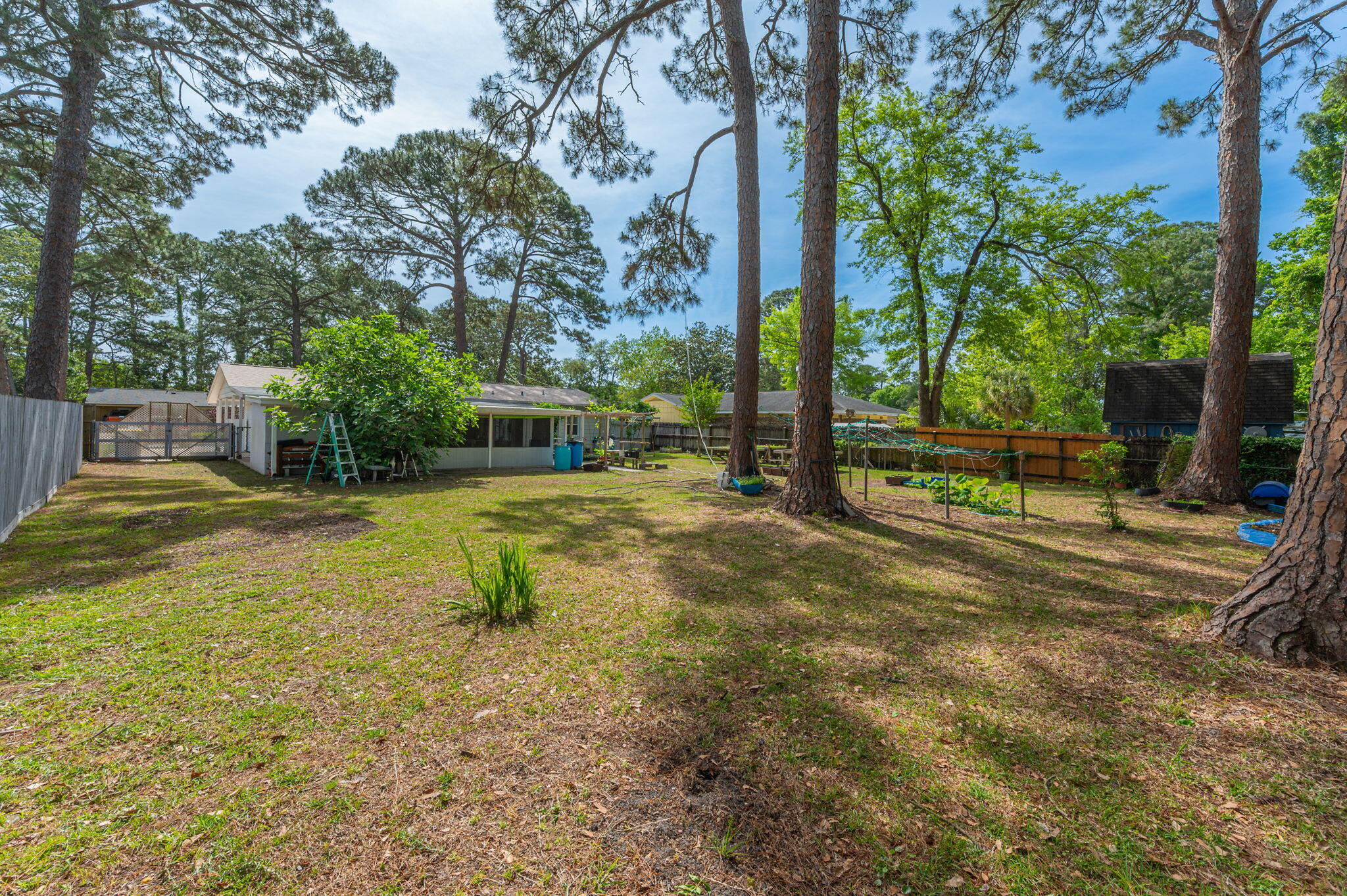 16 SW Temple Avenue