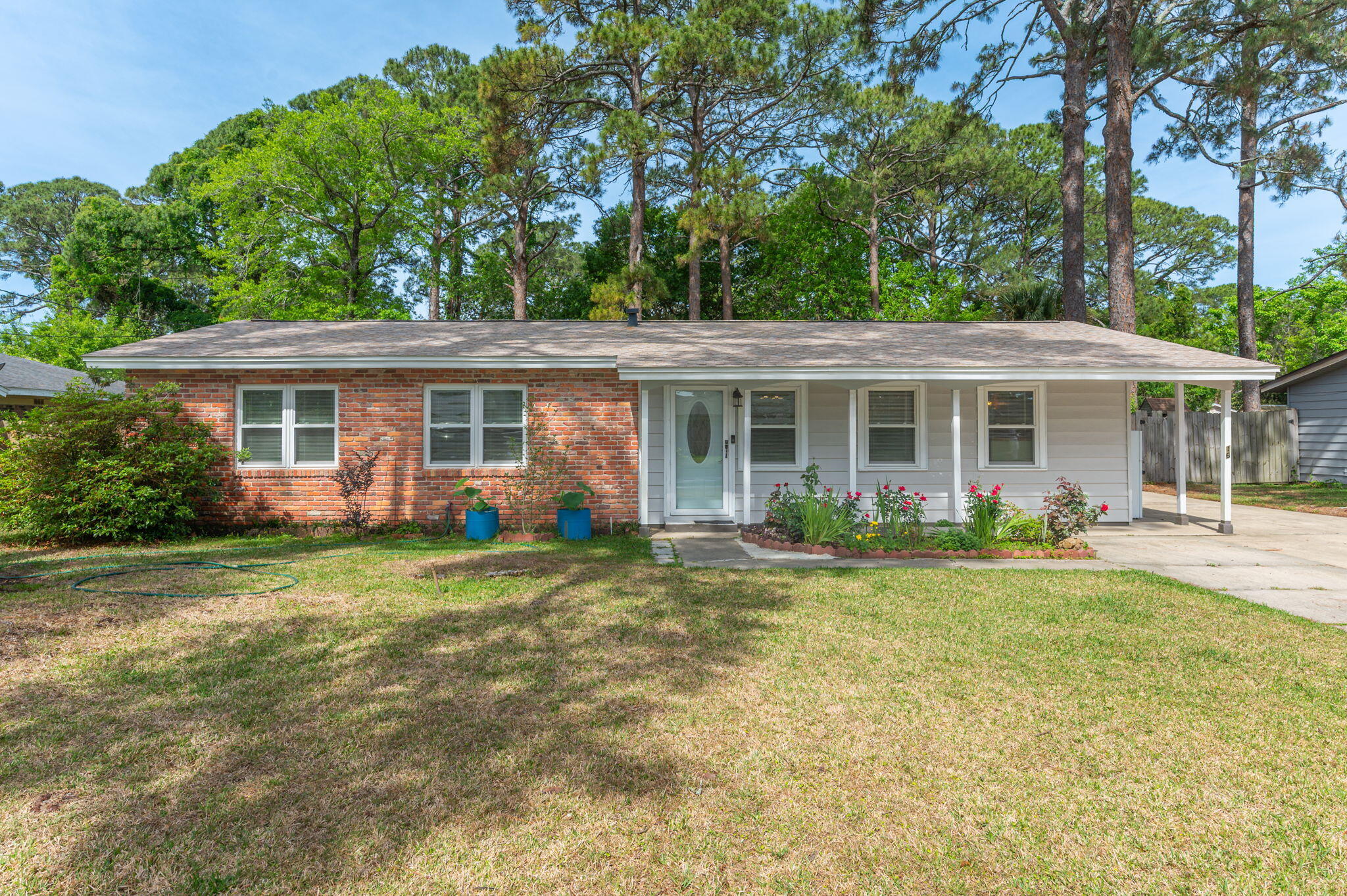 16 SW Temple Avenue