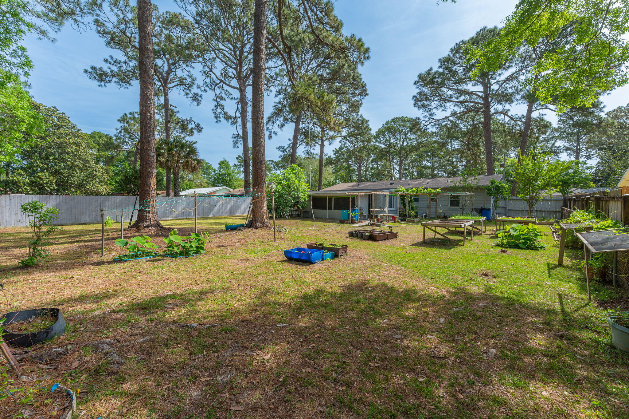 16 SW Temple Avenue