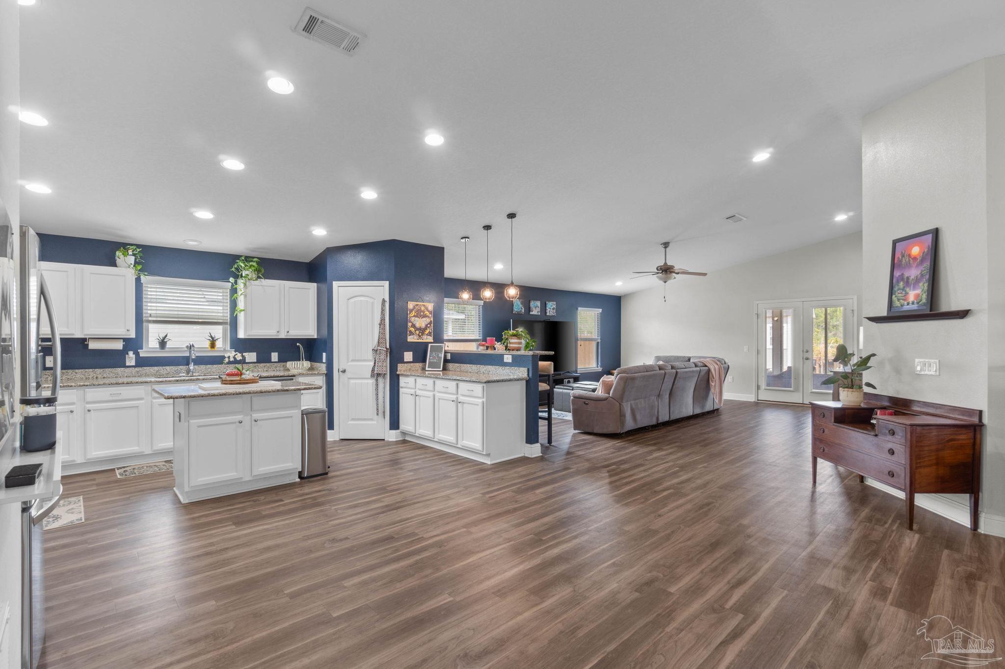 2440 Spur Ln