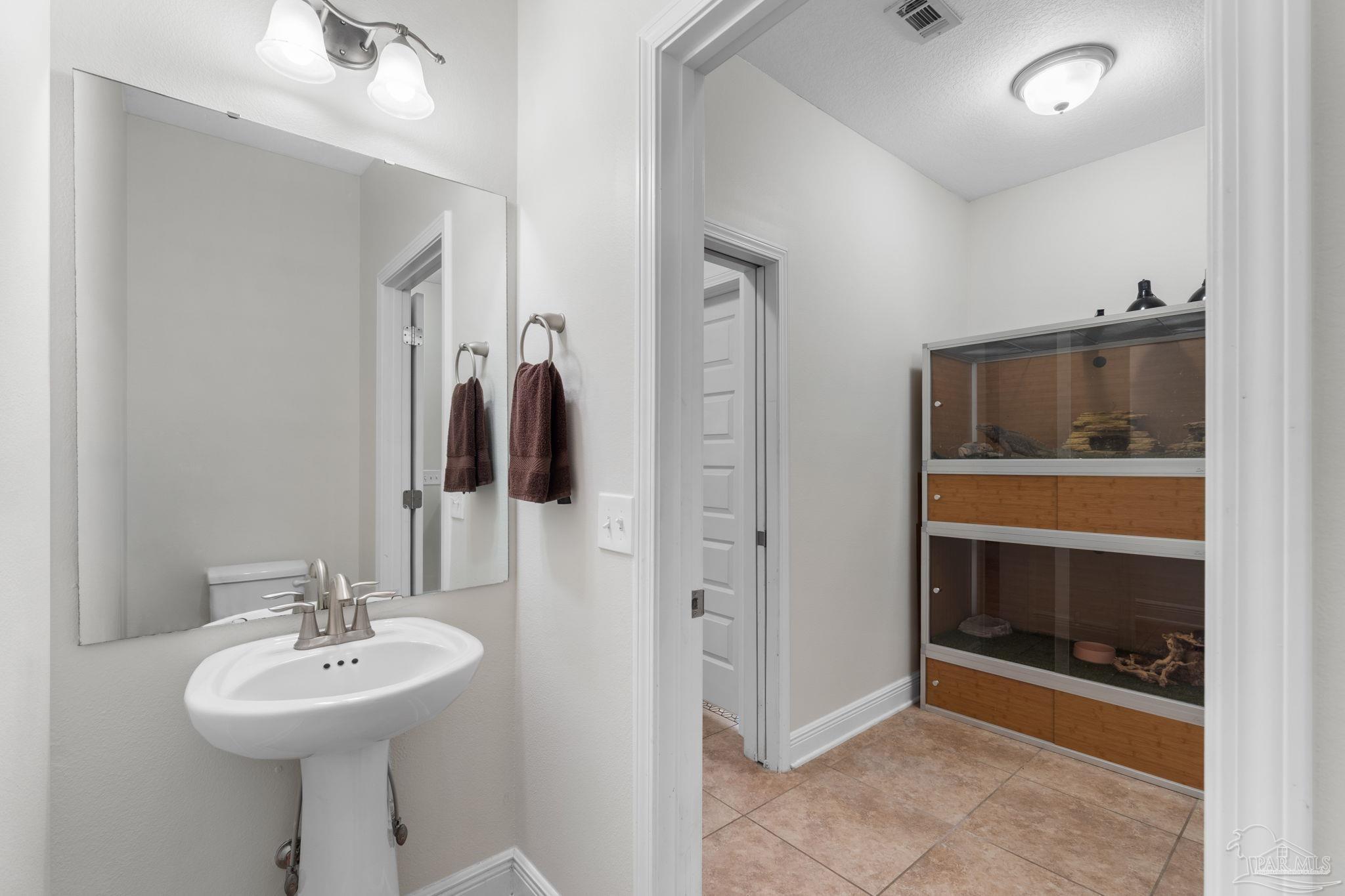 2548 Bluewater Dr