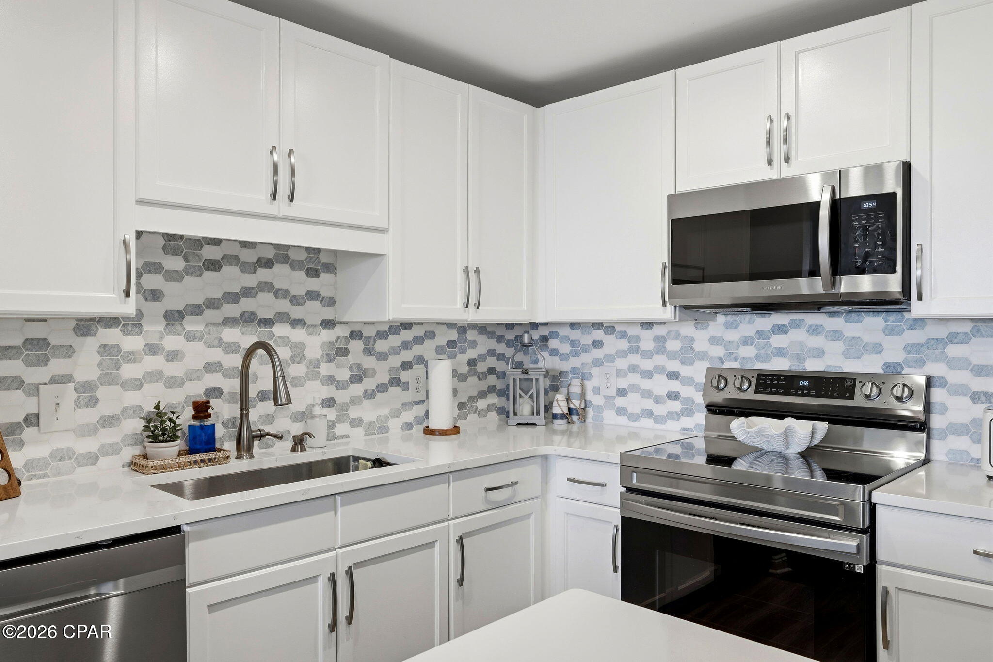 9860 S Thomas Dr 1208