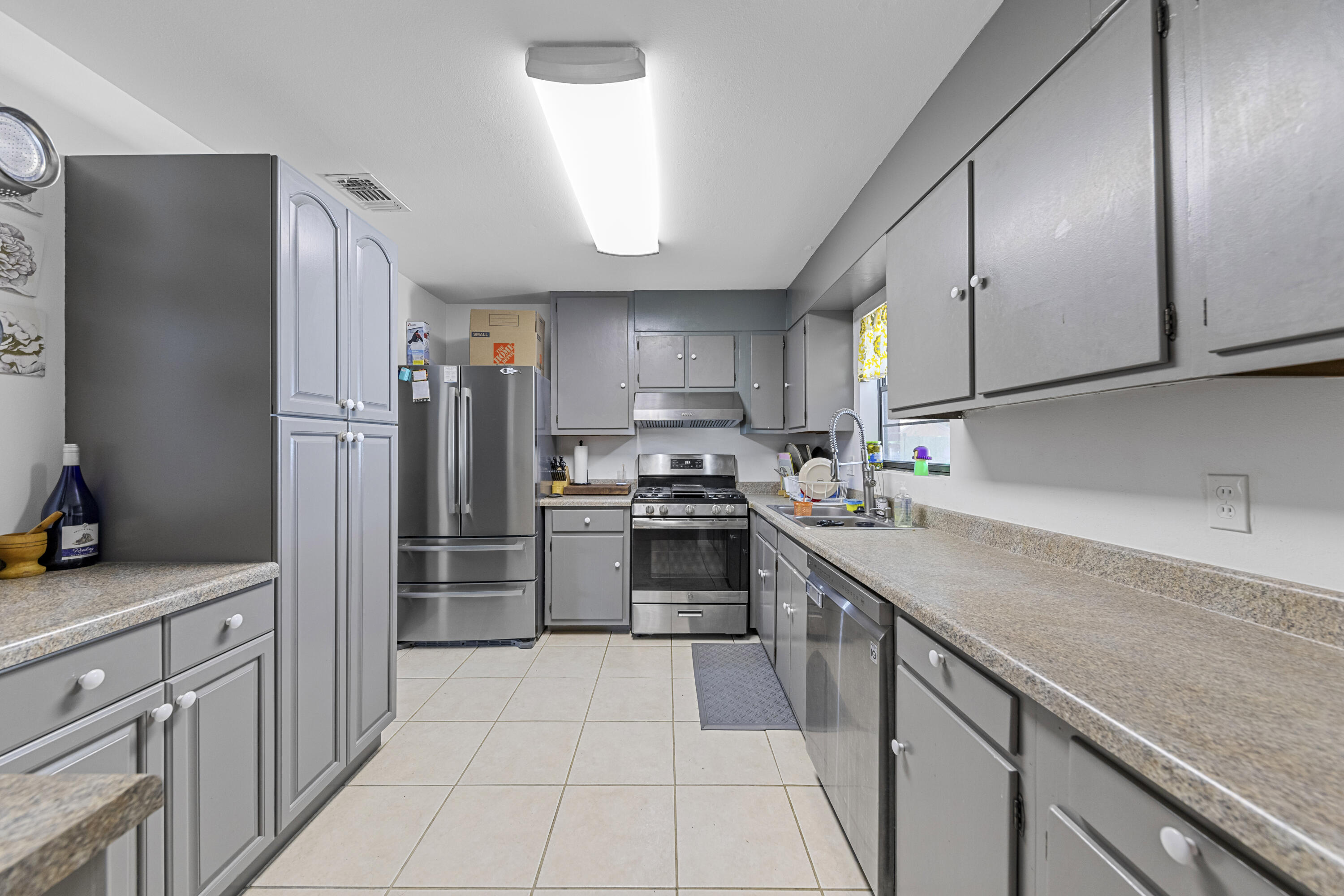 44 NW Hemlock Drive