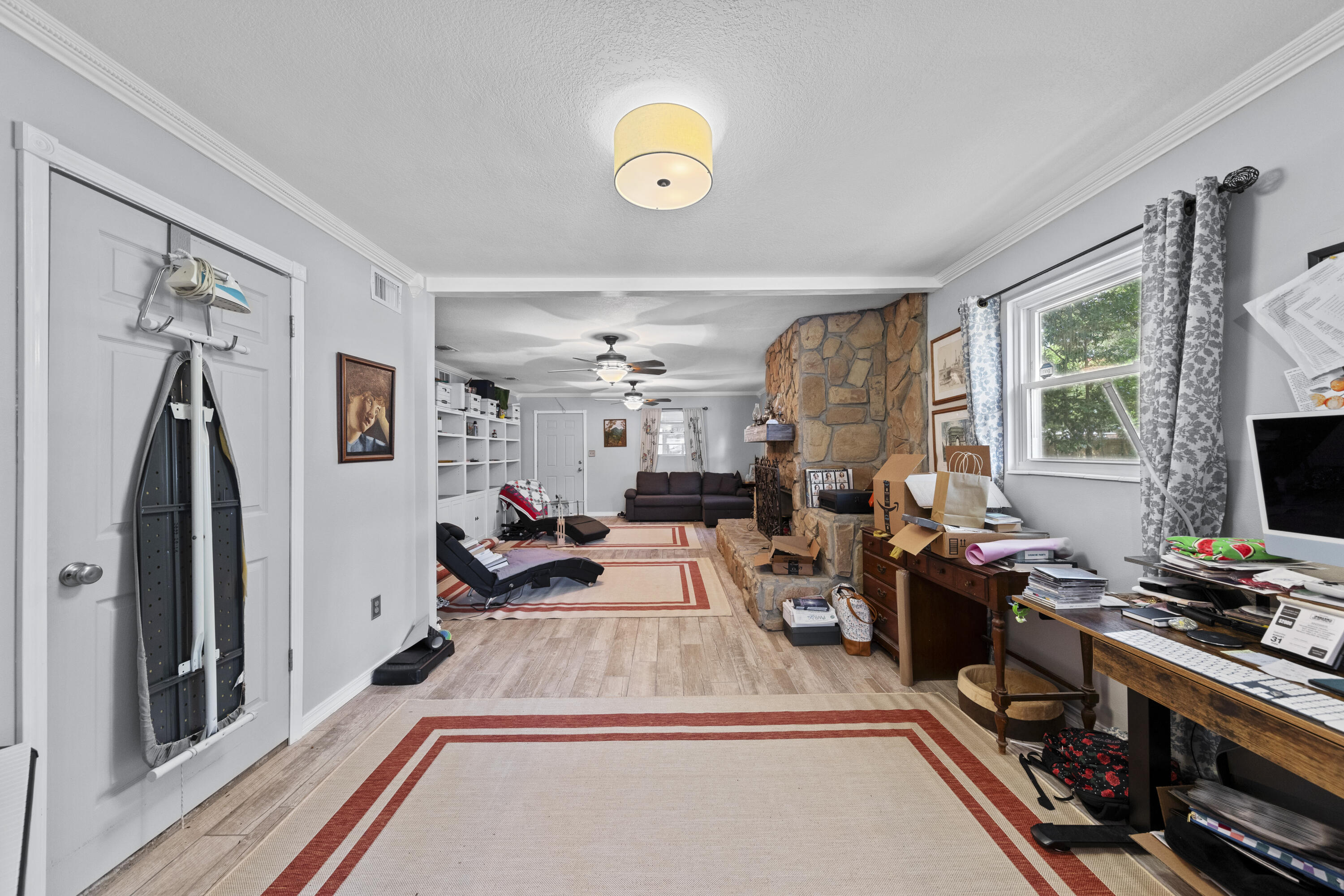 44 NW Hemlock Drive