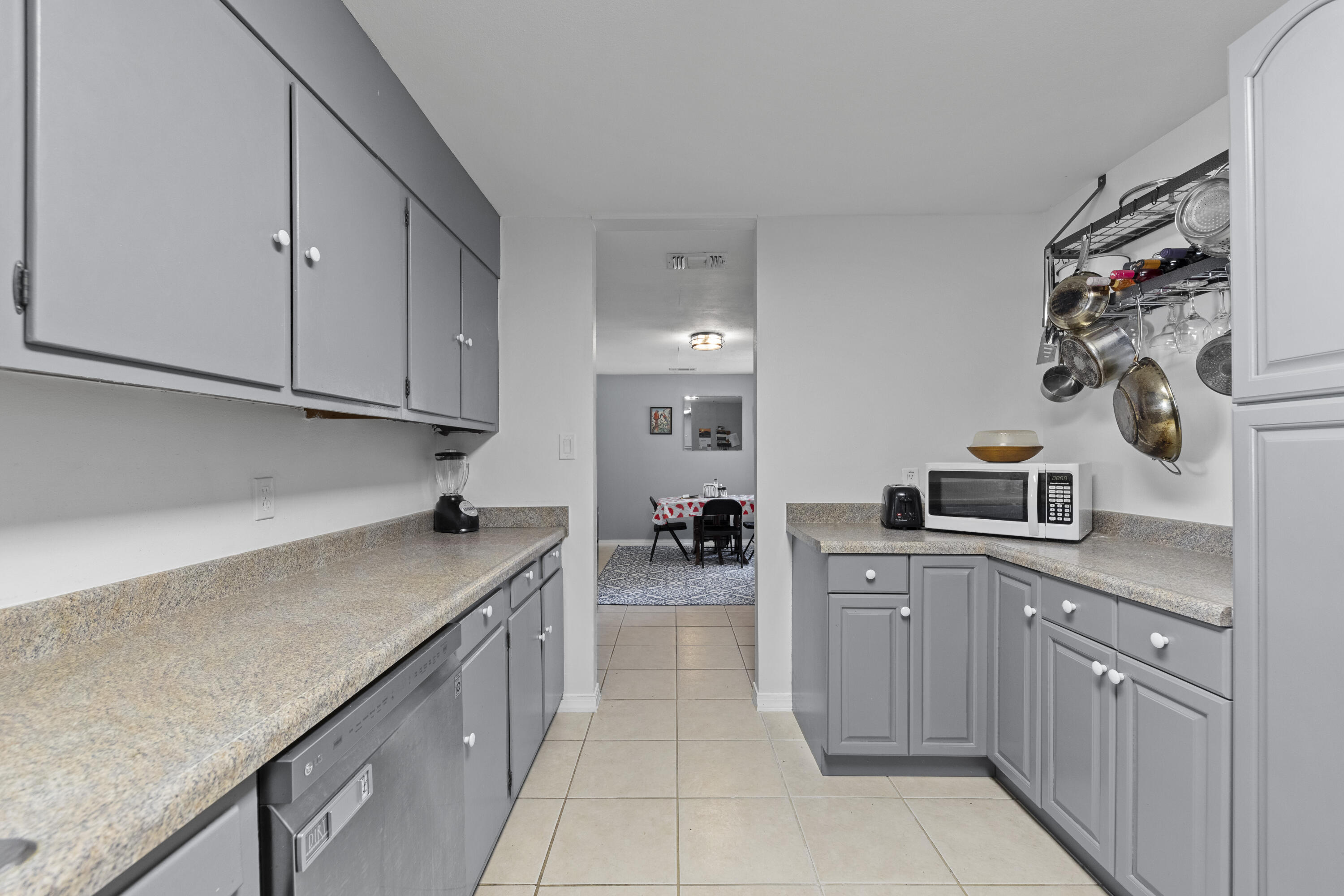 44 NW Hemlock Drive
