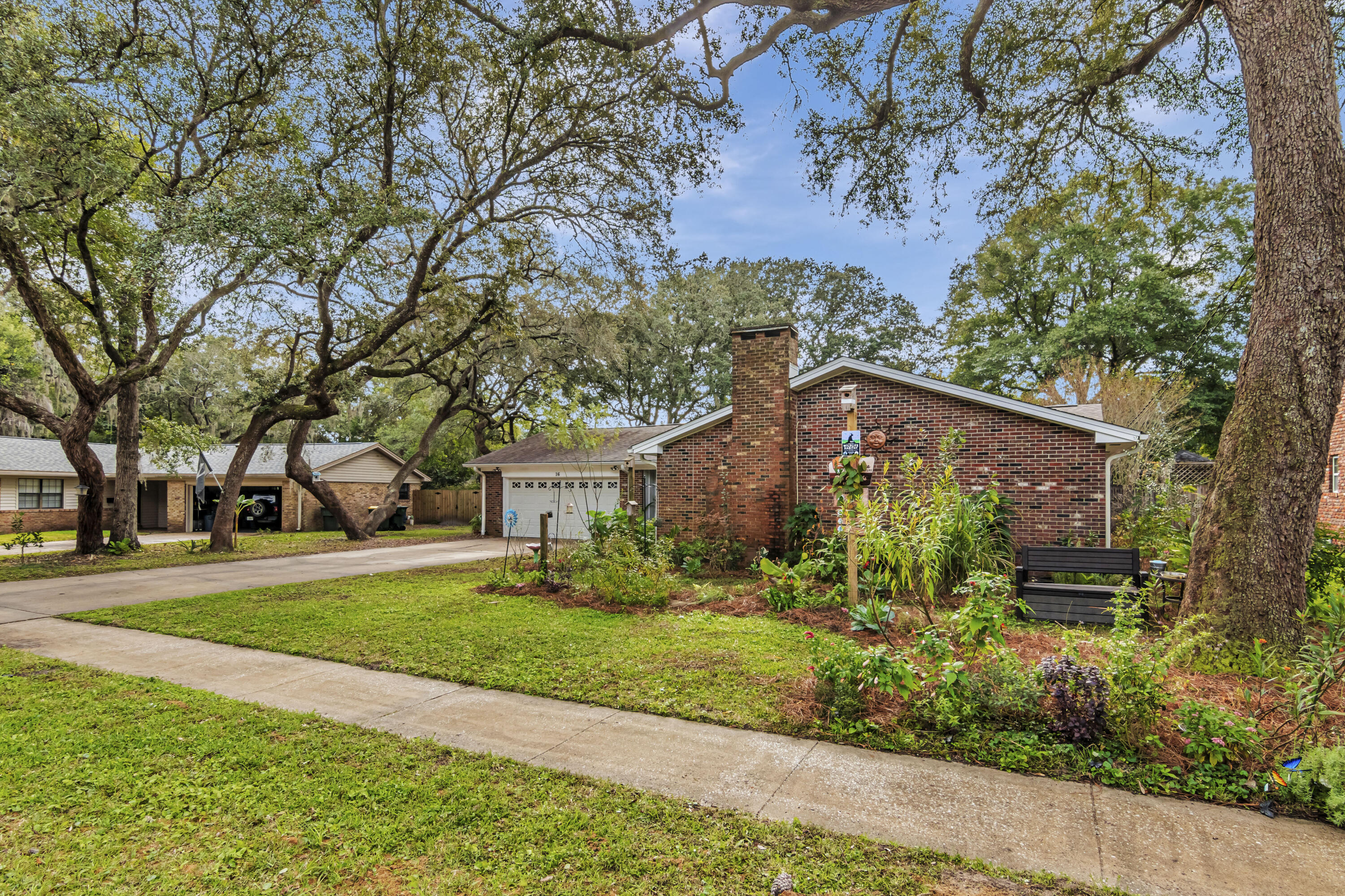 16 NW Oakdale Road