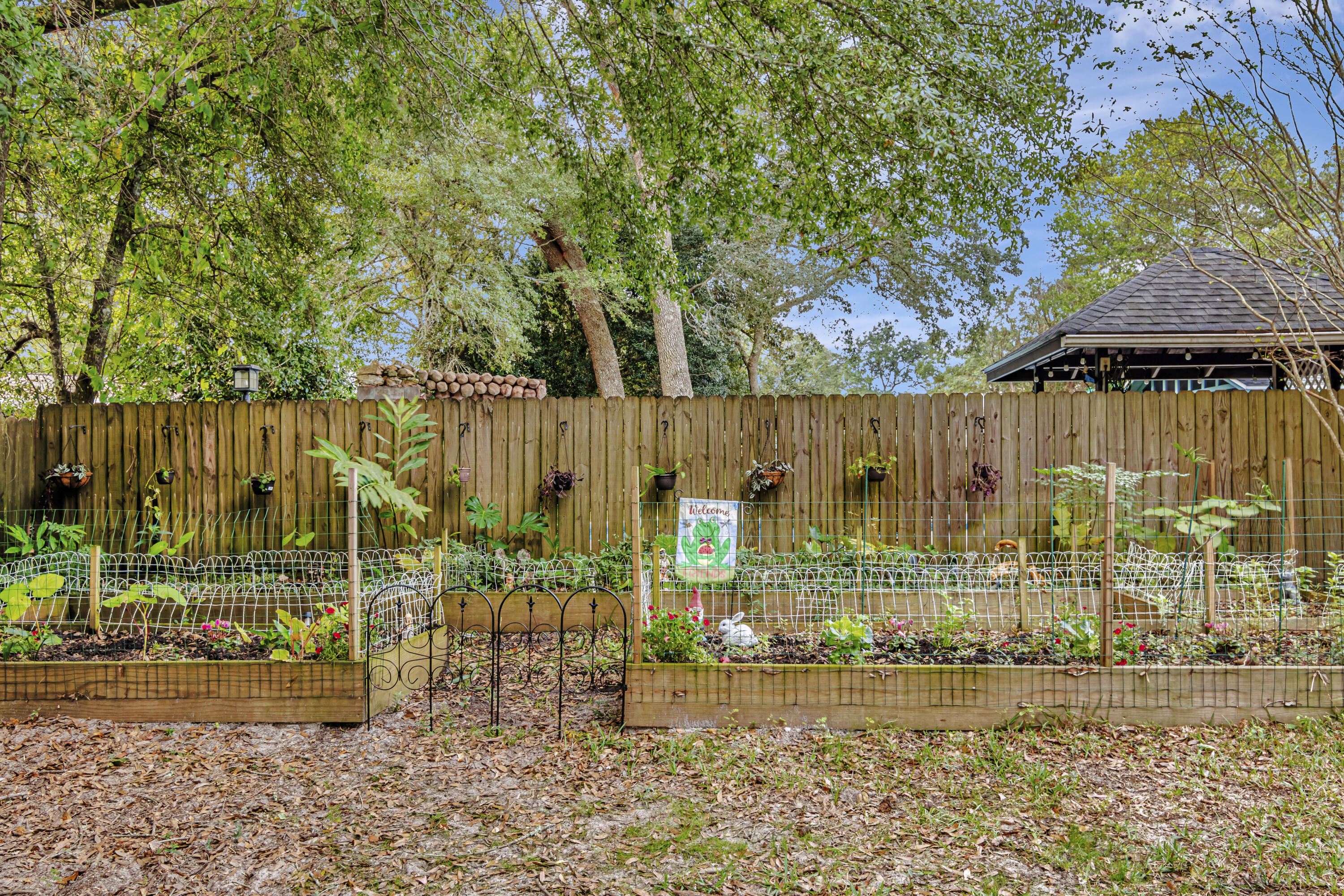 16 NW Oakdale Road
