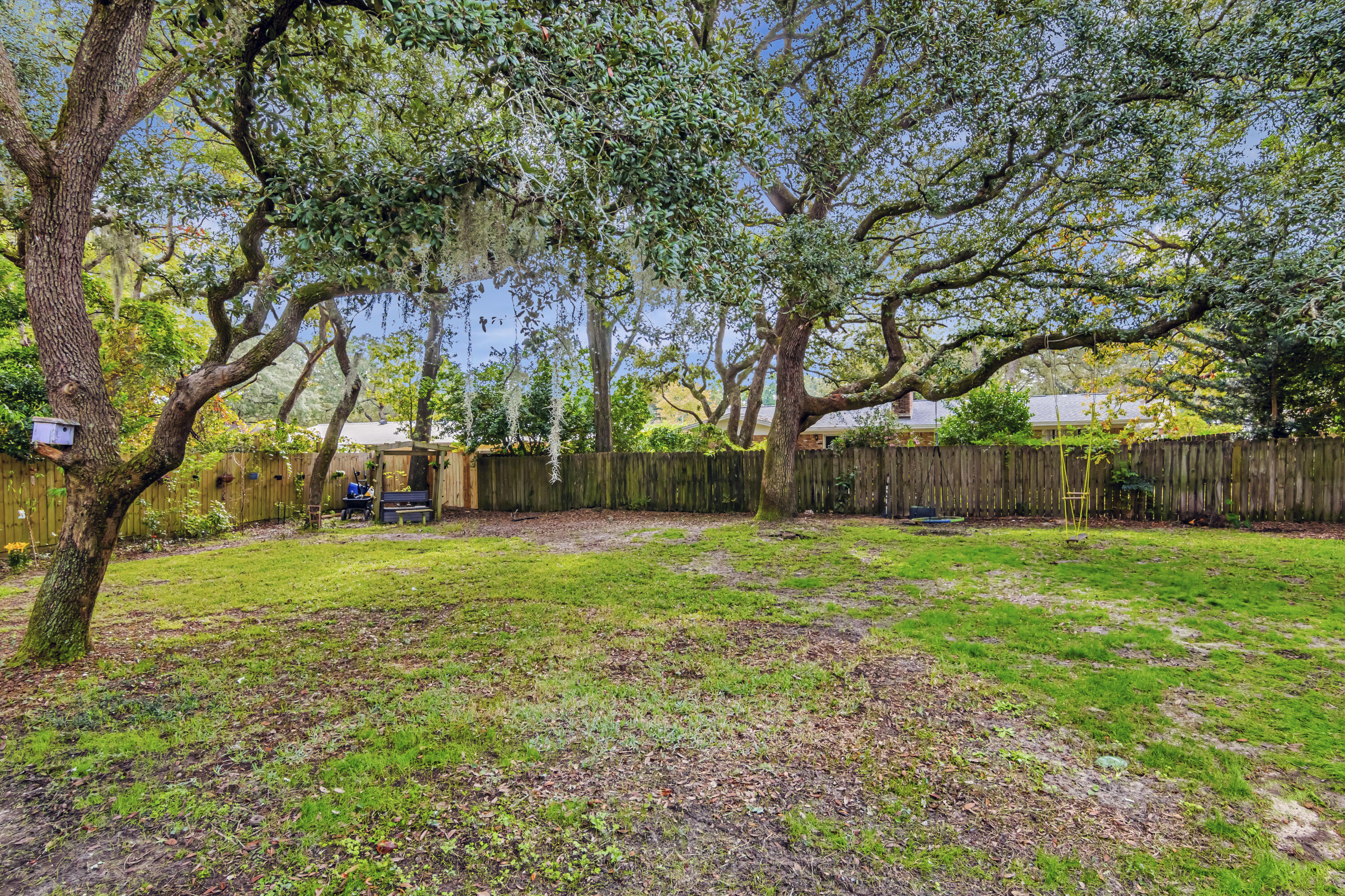 16 NW Oakdale Road