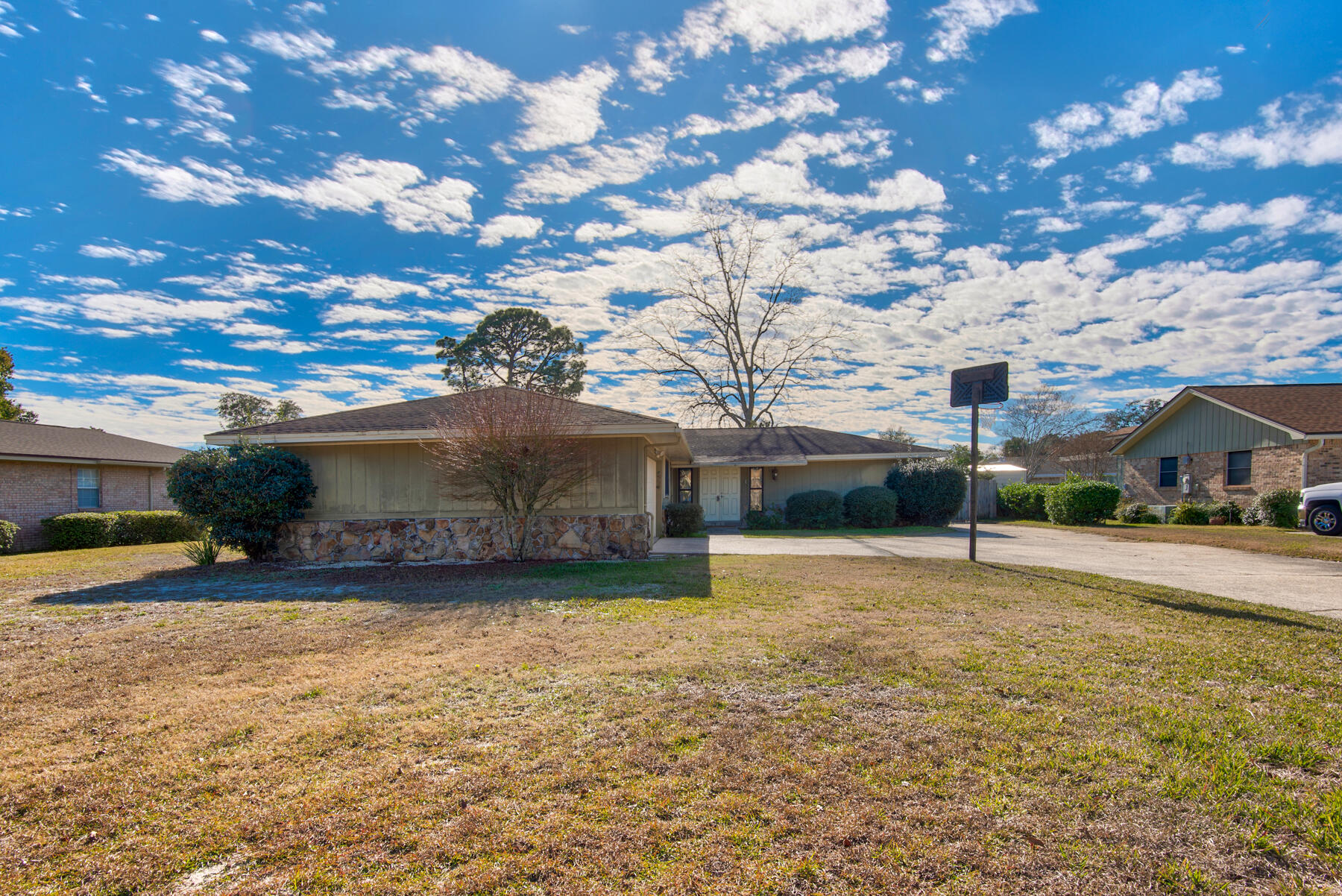 26 Lake Lorraine Circle