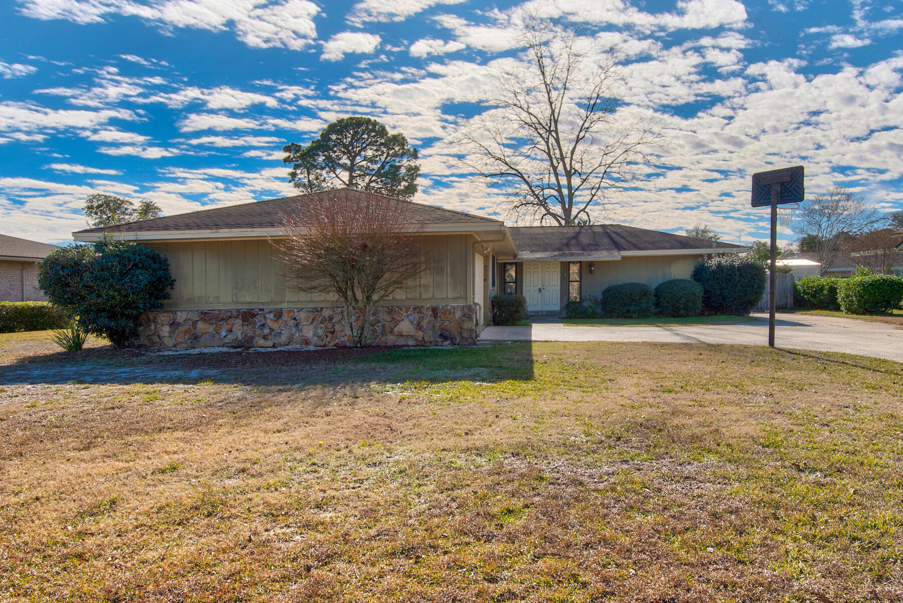 26 Lake Lorraine Circle