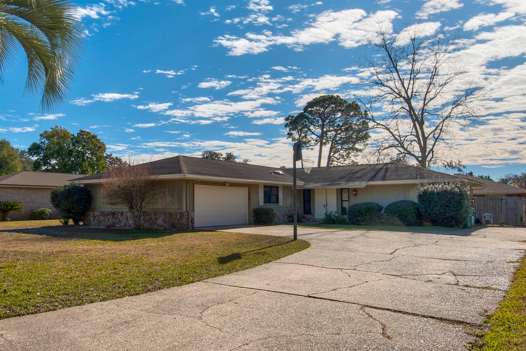 26 Lake Lorraine Circle